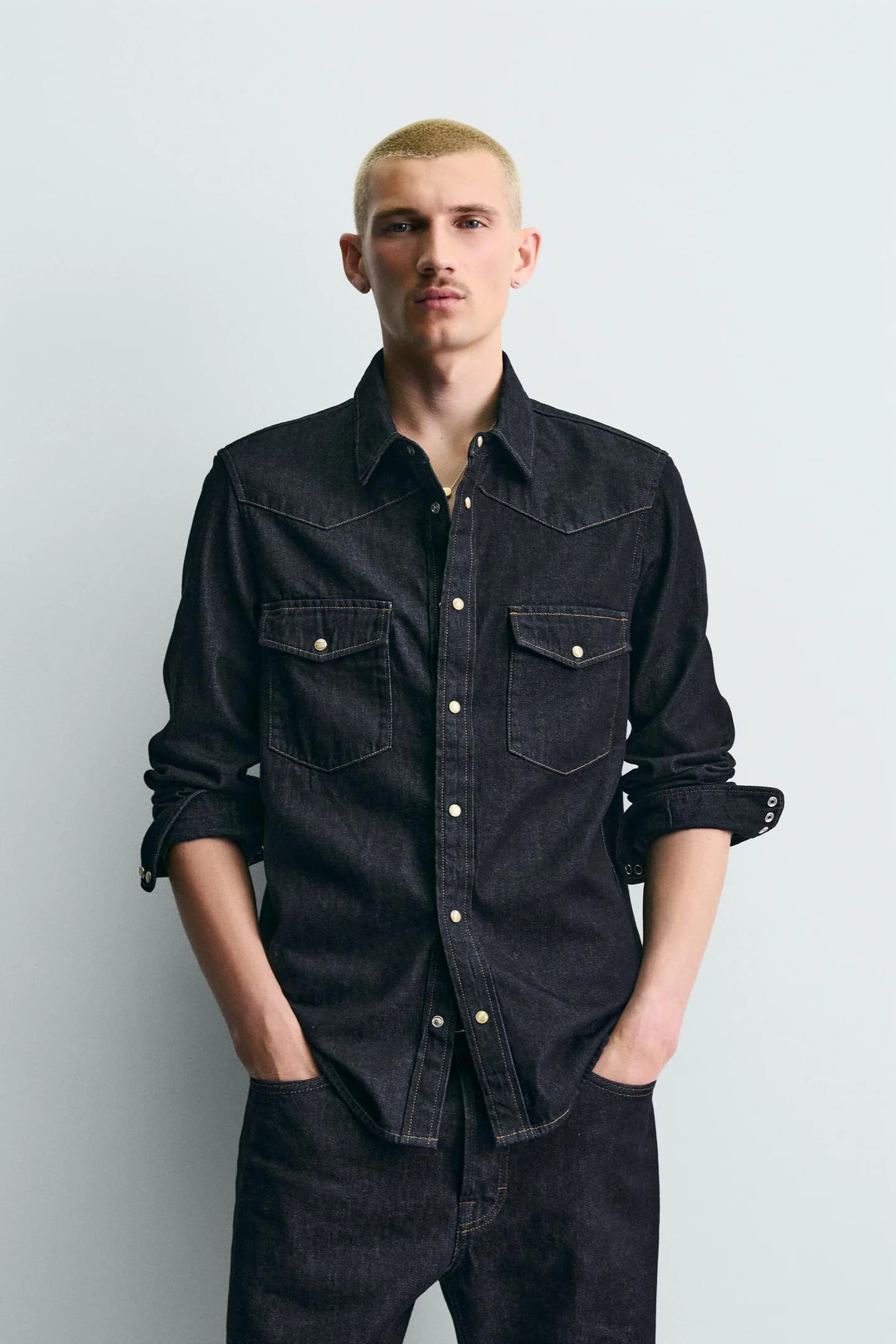 ДЖИНСОВАЯ РУБАШКА В ЗАПАДНЕ - фото 2