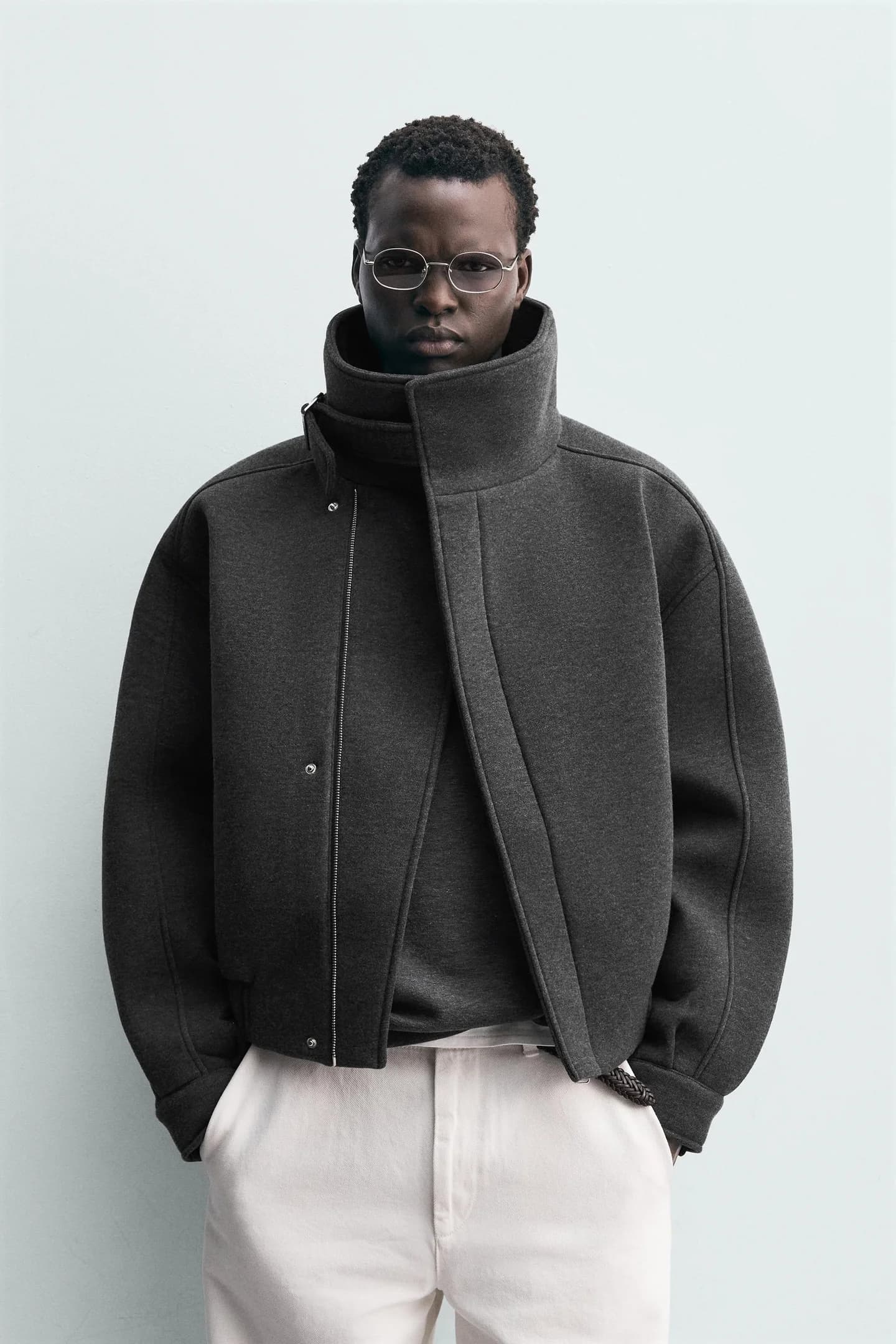 КУРТКА ИЗ ТЕХНИЧЕСКОЙ ТКАНИ С ВЫСОКИМ ВОРОТНИКОМ - фото 2