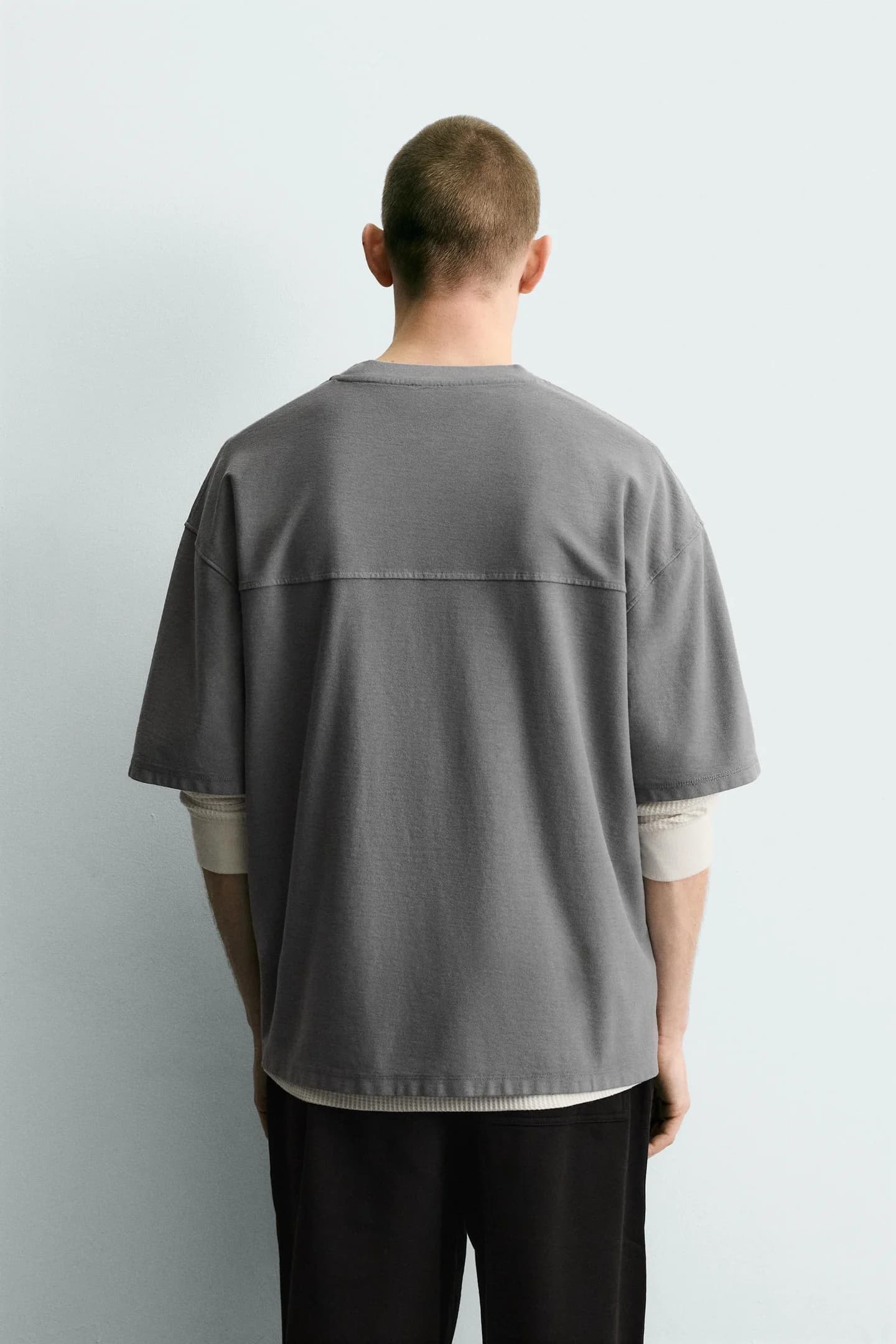 ФУТБОЛКА BOXY FIT ИЗ БАЗОВОЙ КОЛЛЕКЦИИ - фото 3