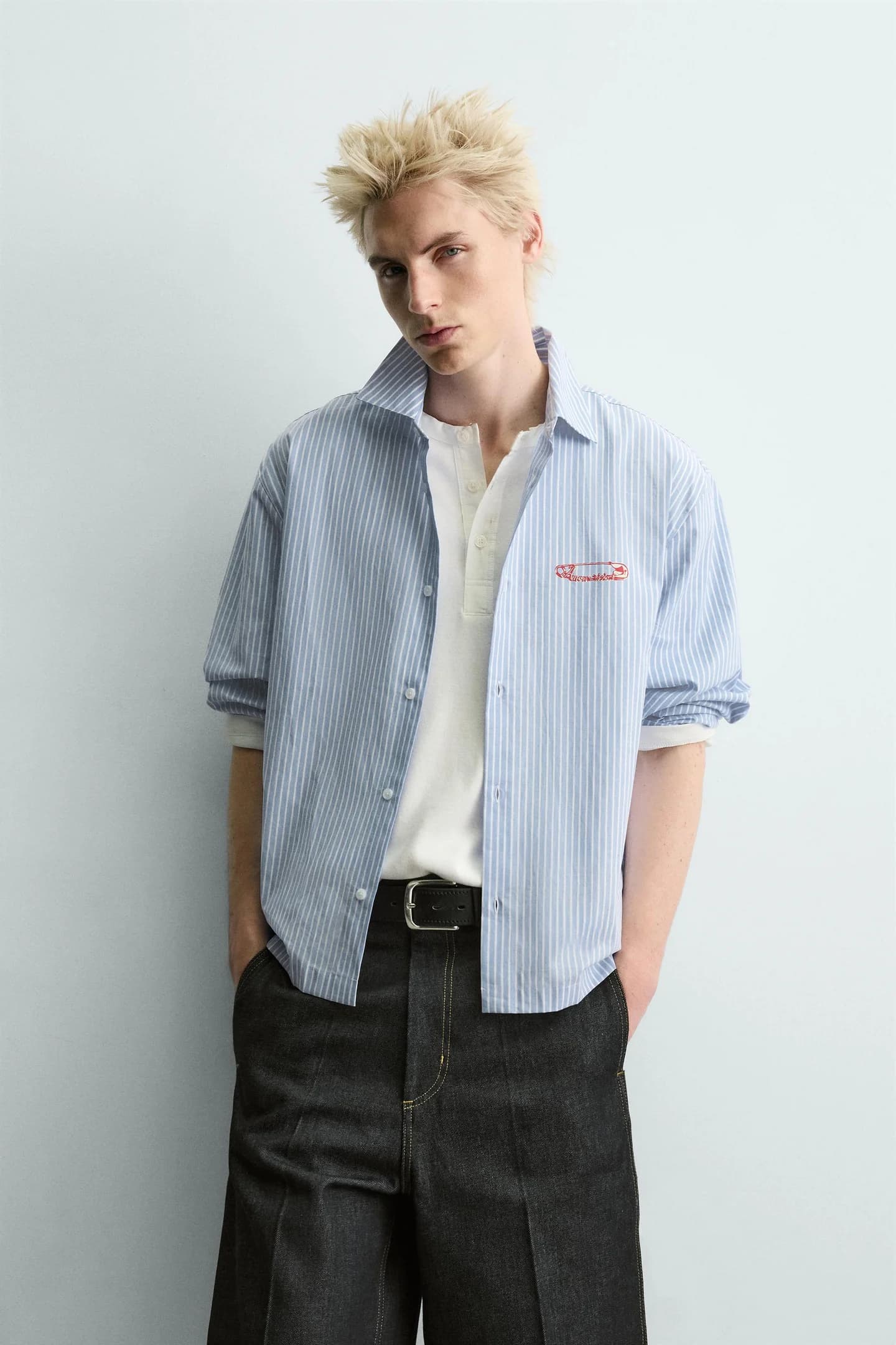 ПОЛОСКАЯ РУБАШКА С ПРИНТОМ ТЕКСТА - фото 2