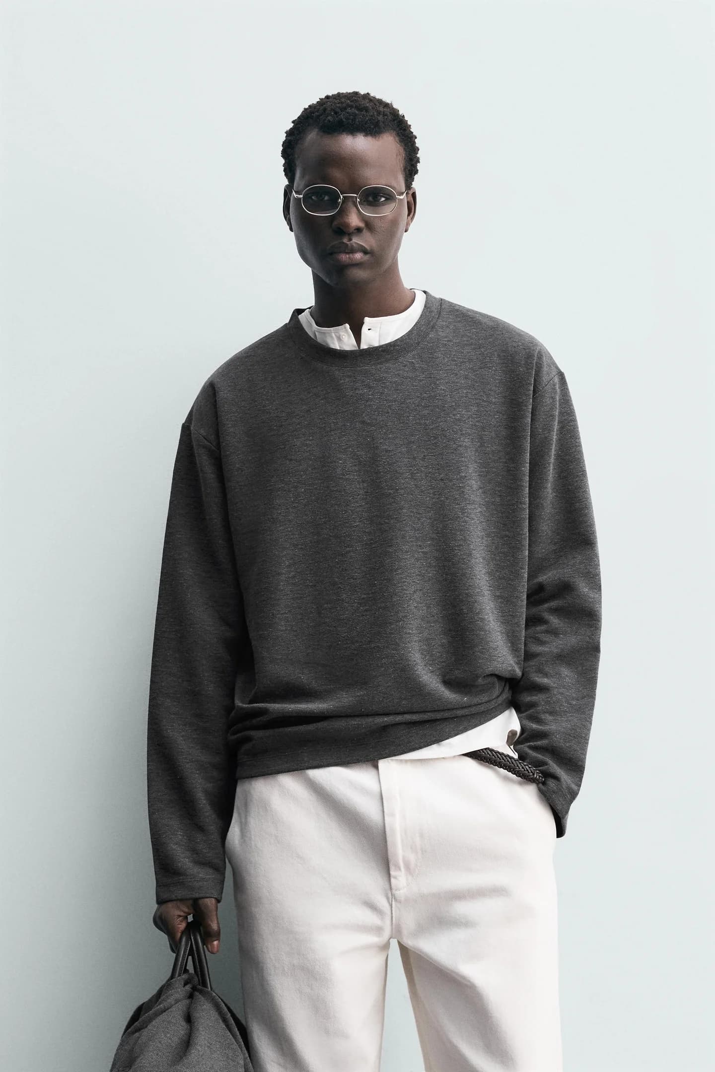 ФУТБОЛКА СВОБОДНОГО КРОЯ ИЗ СТРУКТУРНОЙ ТКАНИ