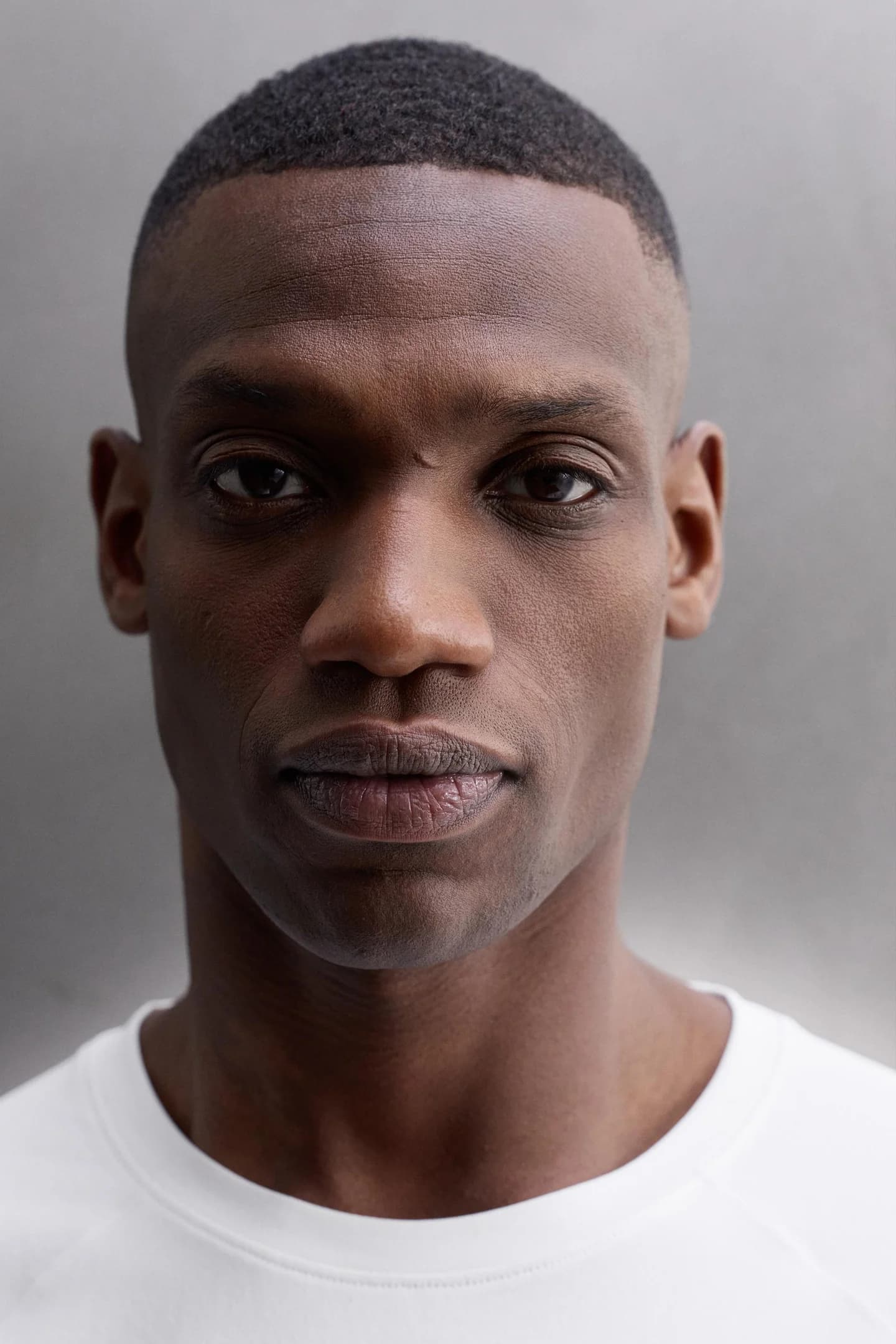 ФУТБОЛКА ИЗ ТЕХНИЧЕСКОЙ ТКАНИ С НАШИВКОЙ - фото 3