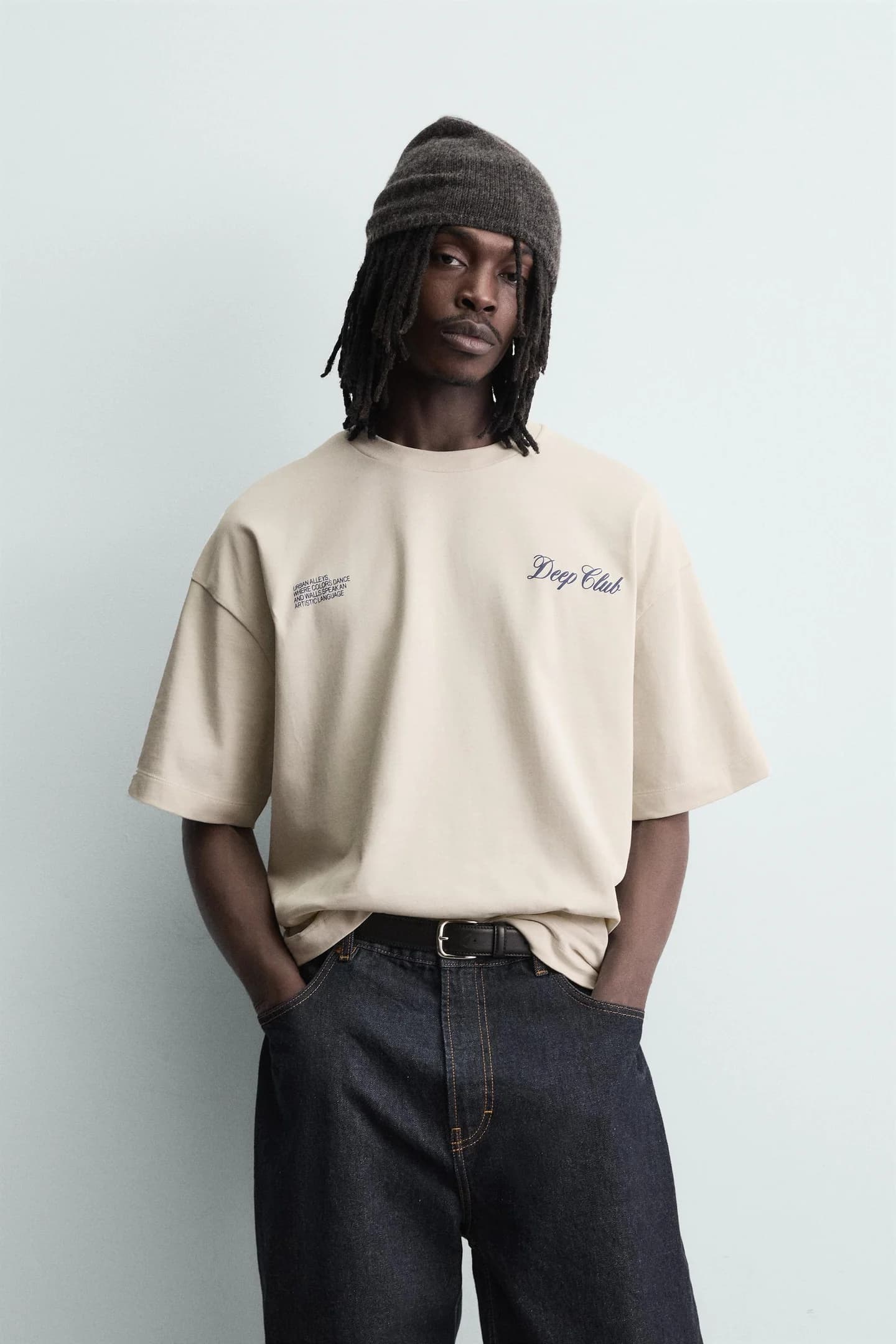 ФУТБОЛКА С КОНТРАСТНЫМ ПРИНТОМ