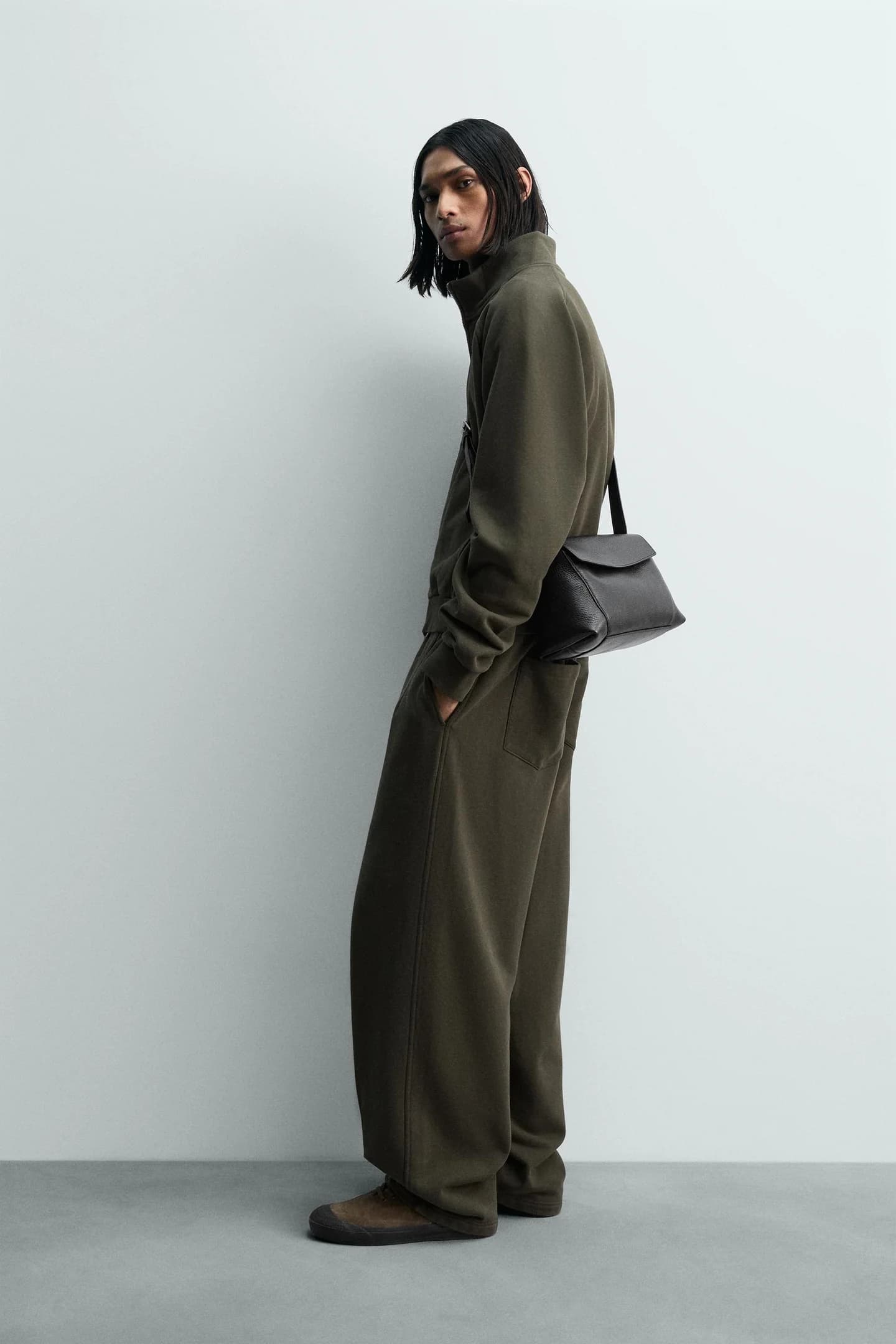 ОГРАНИЧЕННАЯ ВЫПУСКА ДЖОГГЕРЫ С ВОЗДУШНЫМ КРОЕМ И ЭФФЕКТОМ СТИРКИ - фото 2