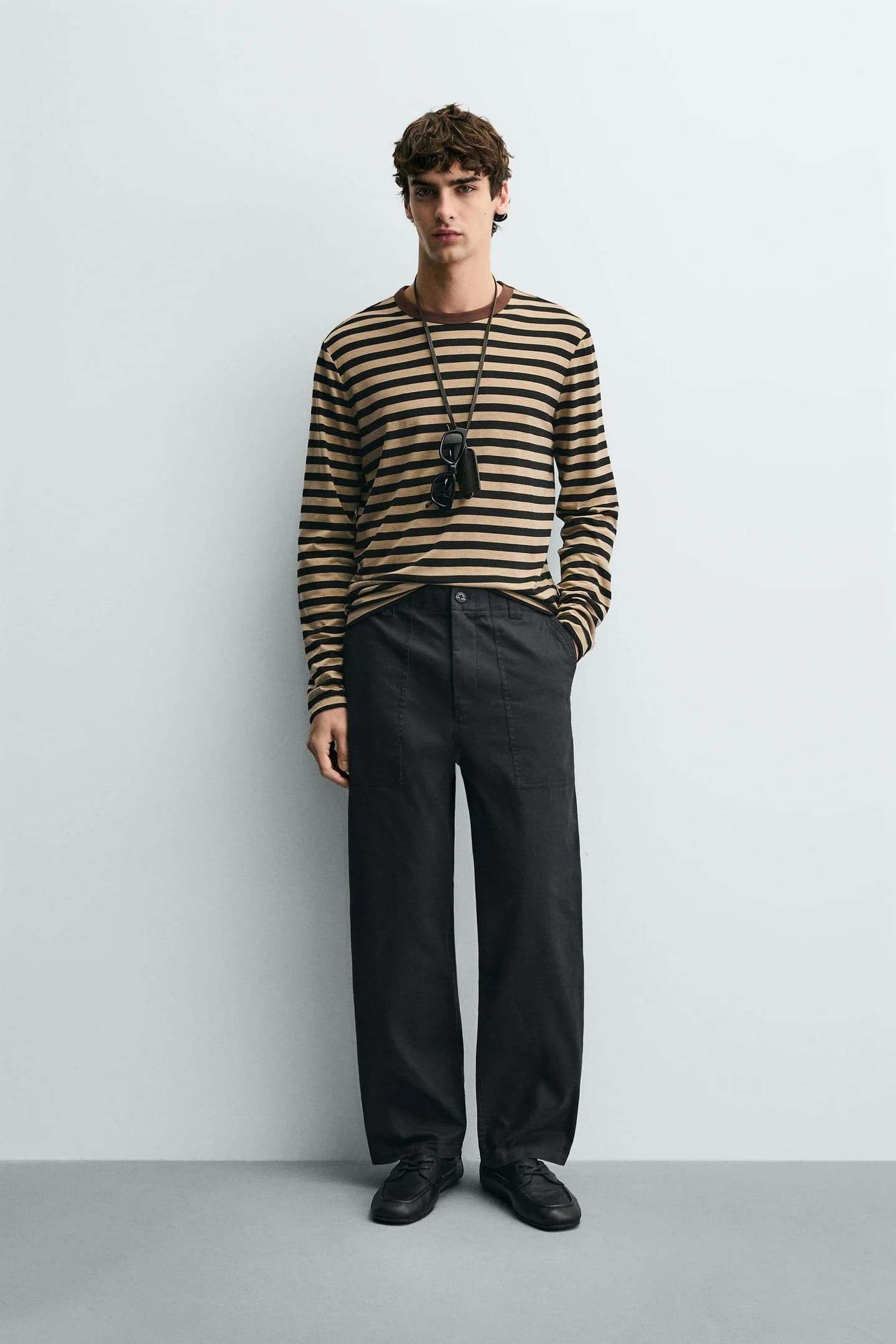 БРЮКИ ПРЯМОГО КРЮКА С ЭФФЕКТОМ СТИРКИ