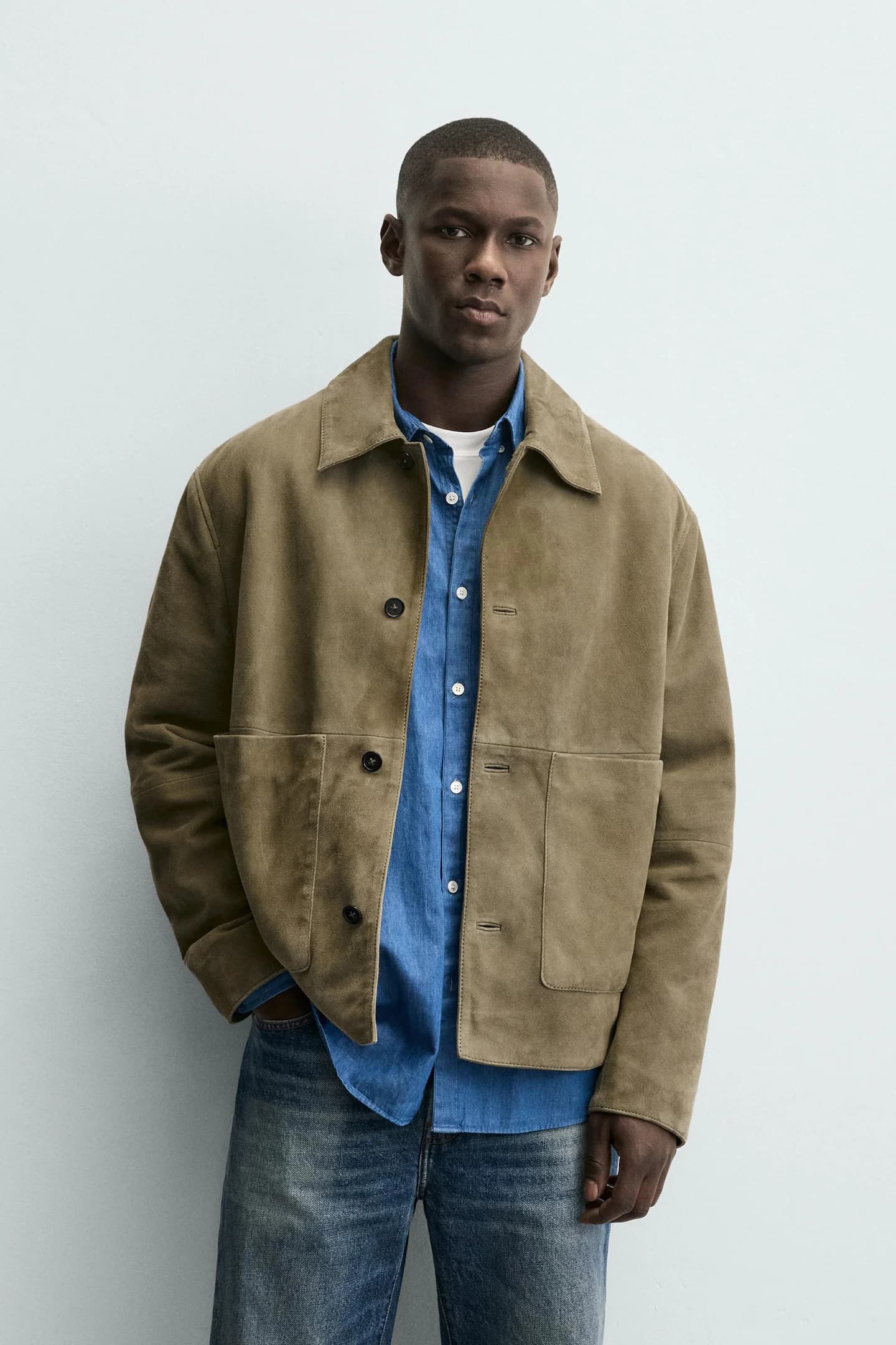 КОЖАНАЯ КУРТКА С КАРМАНАМИ - фото 2