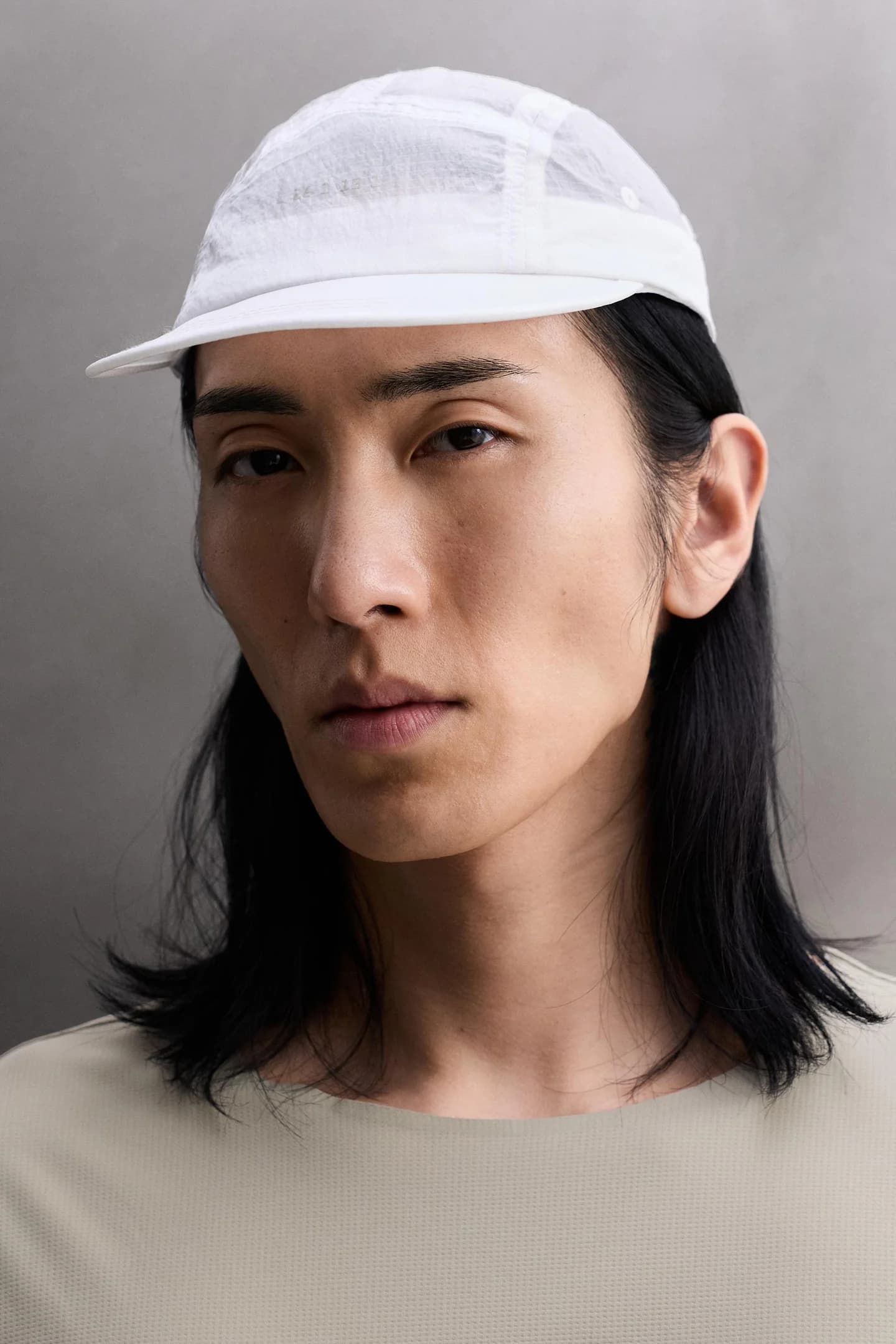 ЛЕГКАЯ ШАПКА ИЗ ТЕХНИЧЕСКОЙ ТКАНИ - фото 2