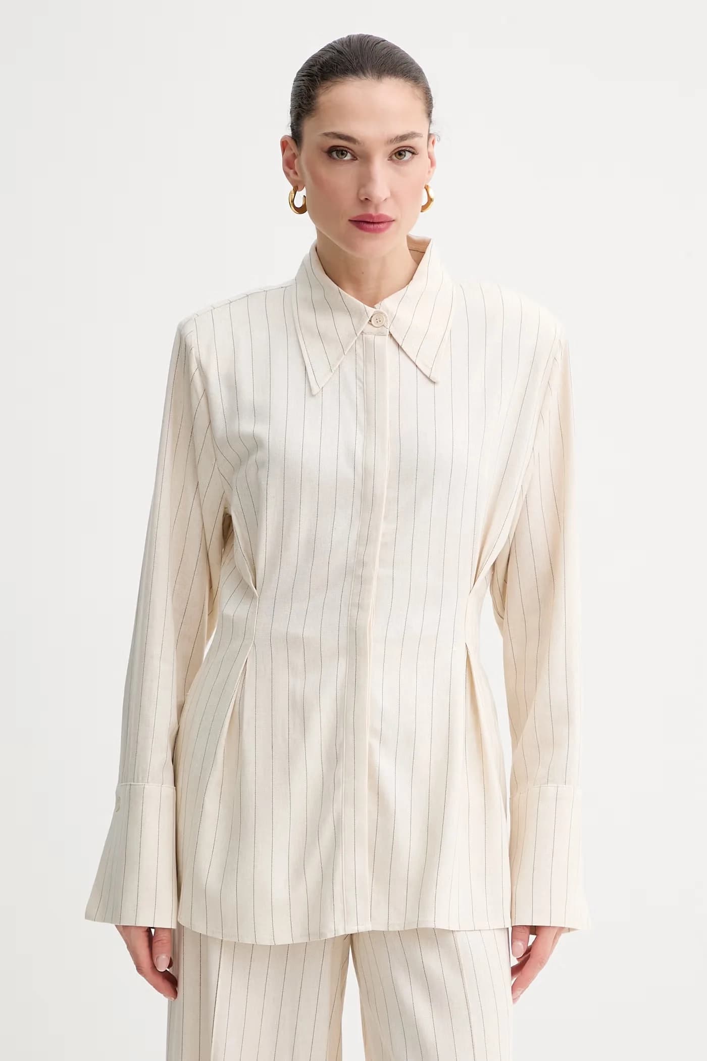 Женская рубашка с льном