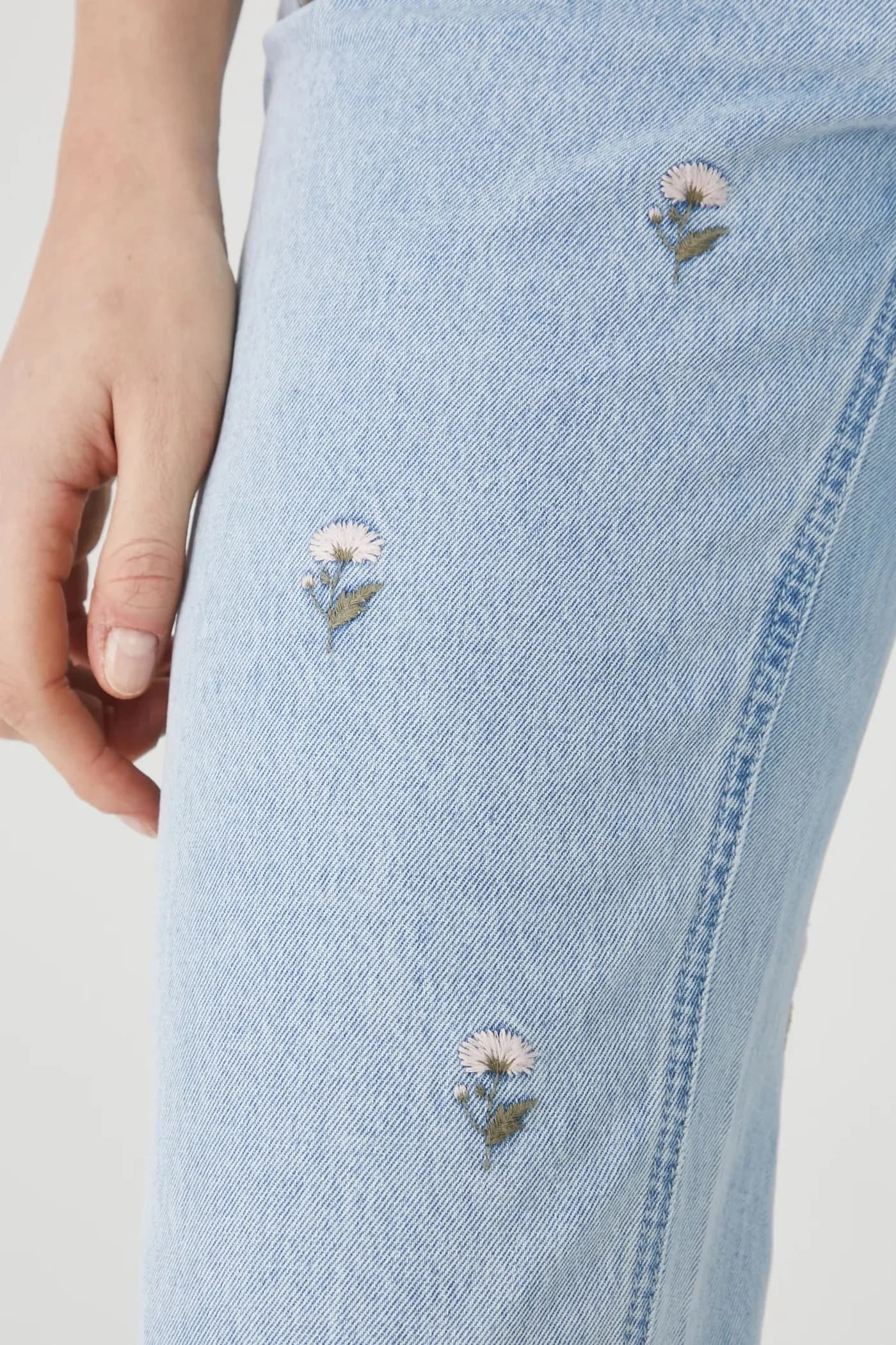 Хлопковые джинсы - фото 4