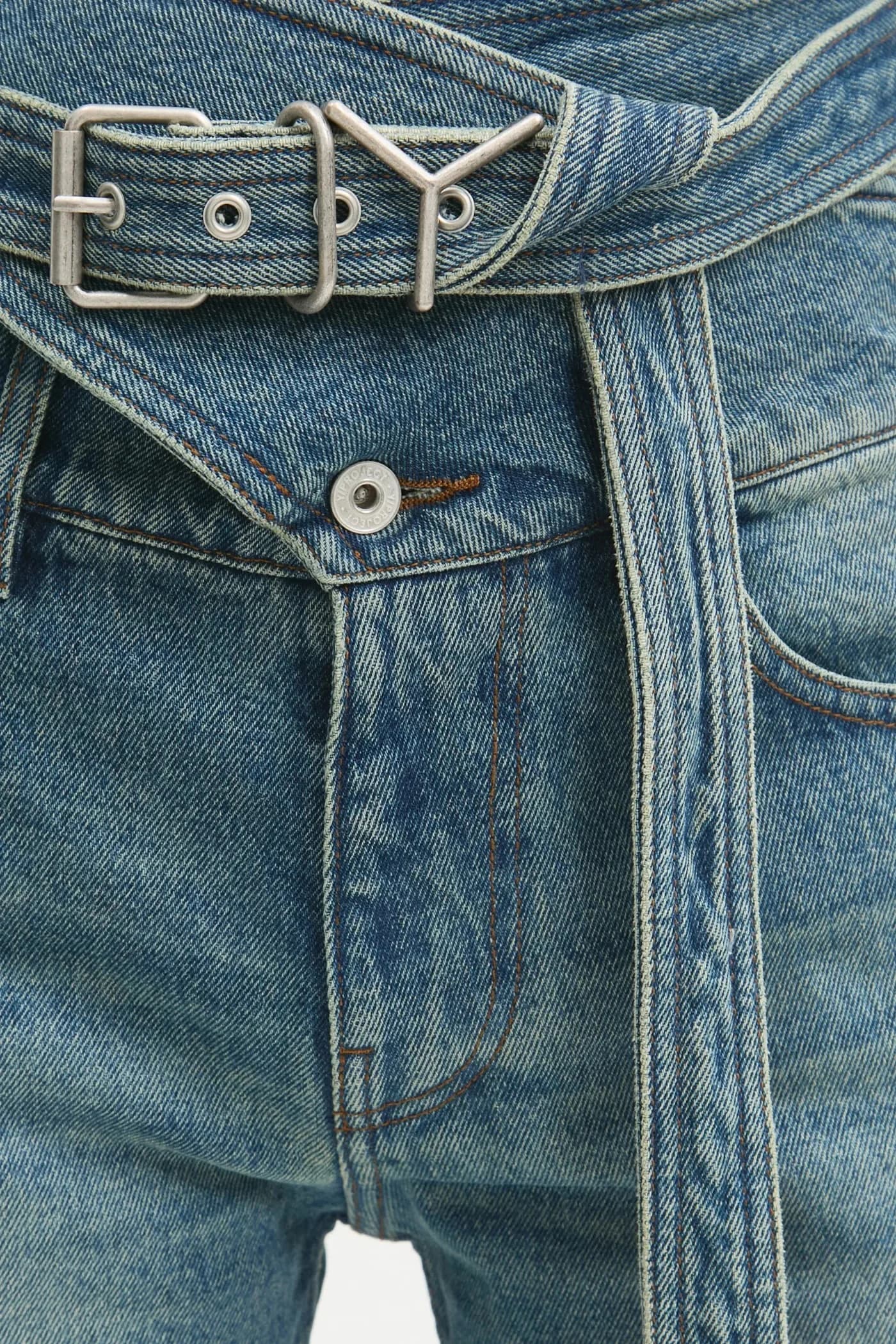 ДЖИНСЫ С РЕМЕНЕМ - фото 4