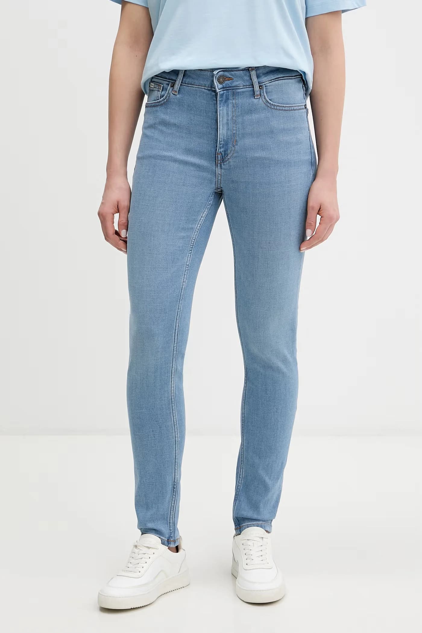 Женские джинсы скинни