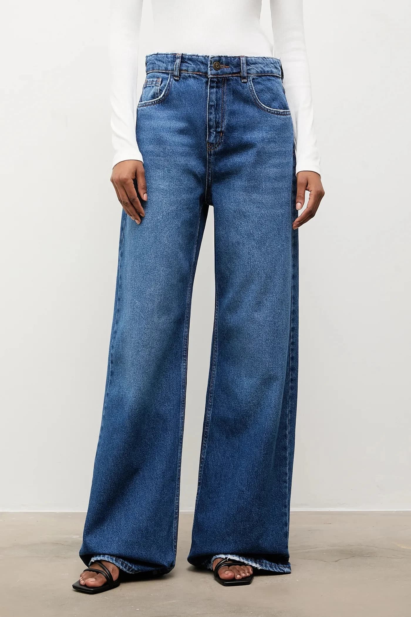 Джинсы - фото 2