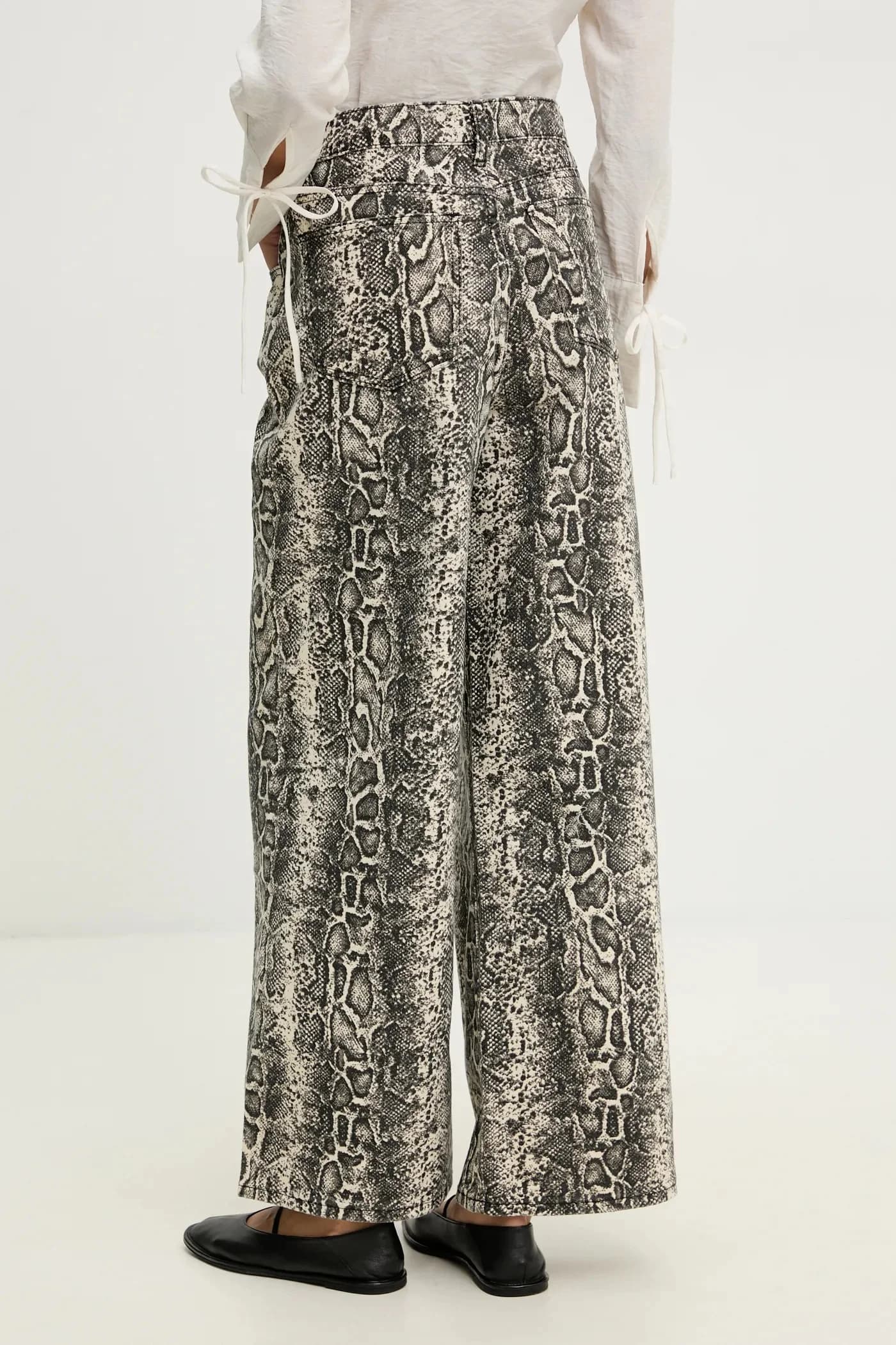 Джинсы - фото 3