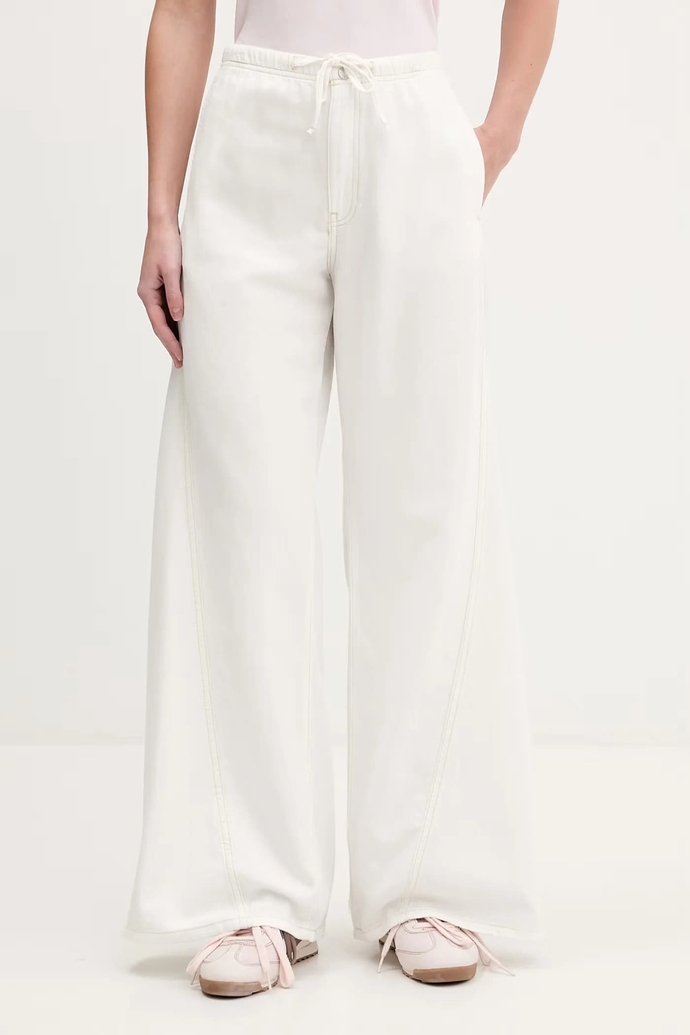 Женские широкие джинсы