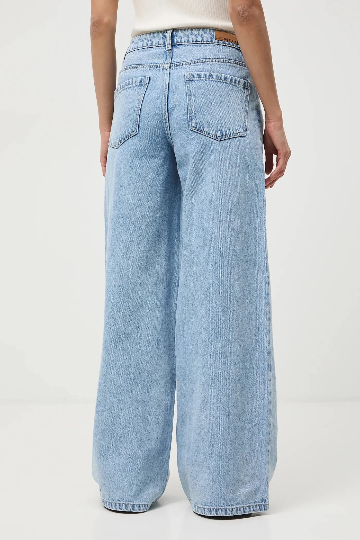 Женские широкие джинсы - фото 3