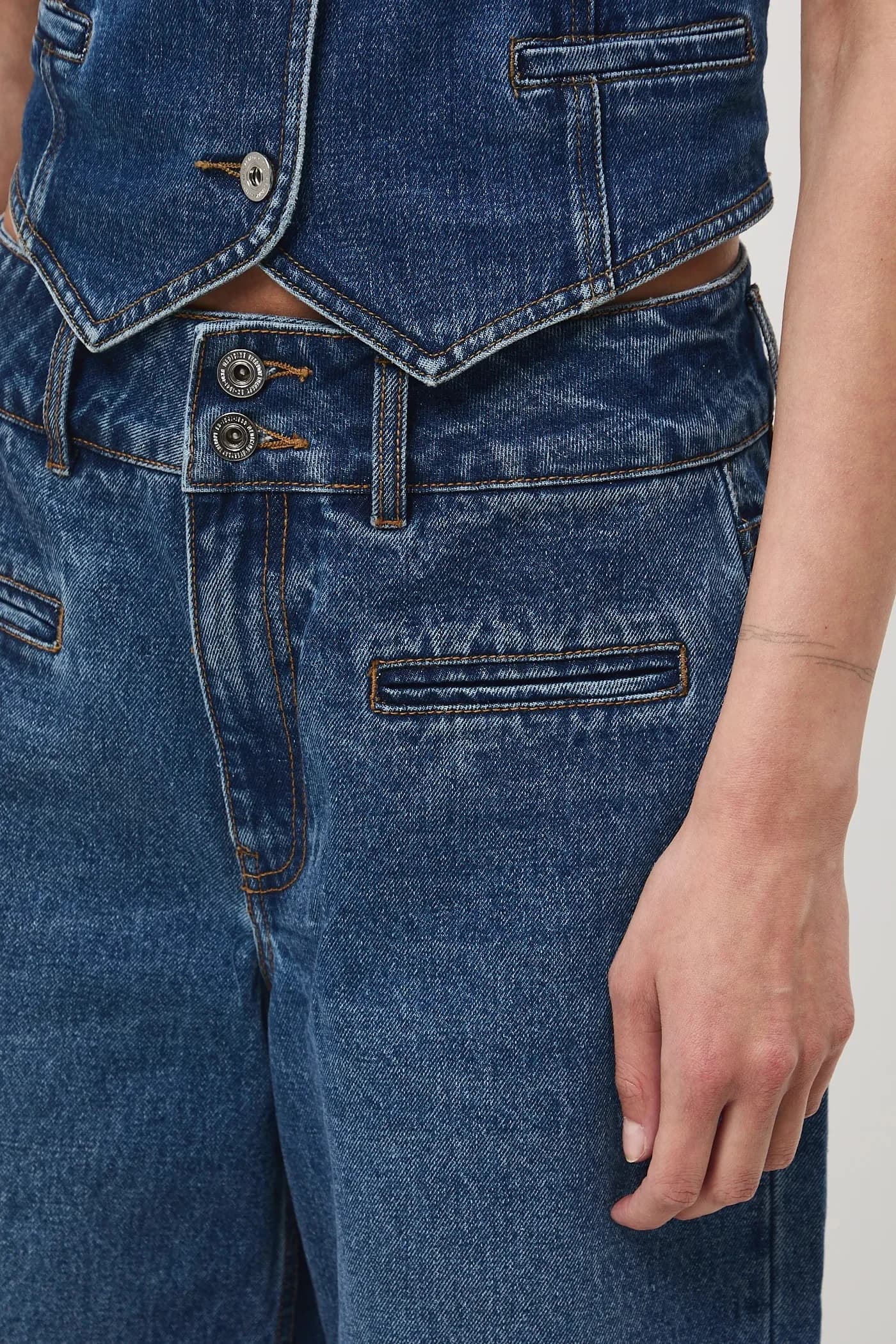 Хлопковые джинсы - фото 4