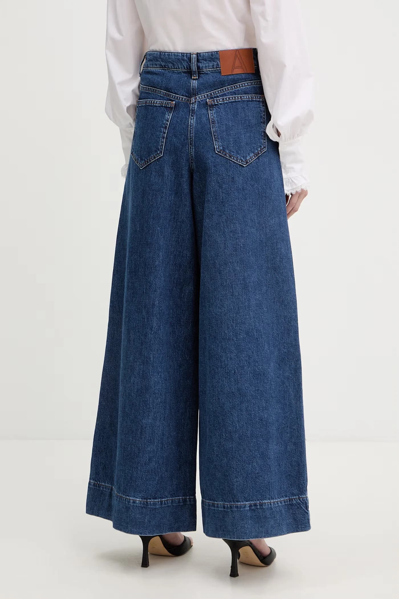 Джинсы - фото 3