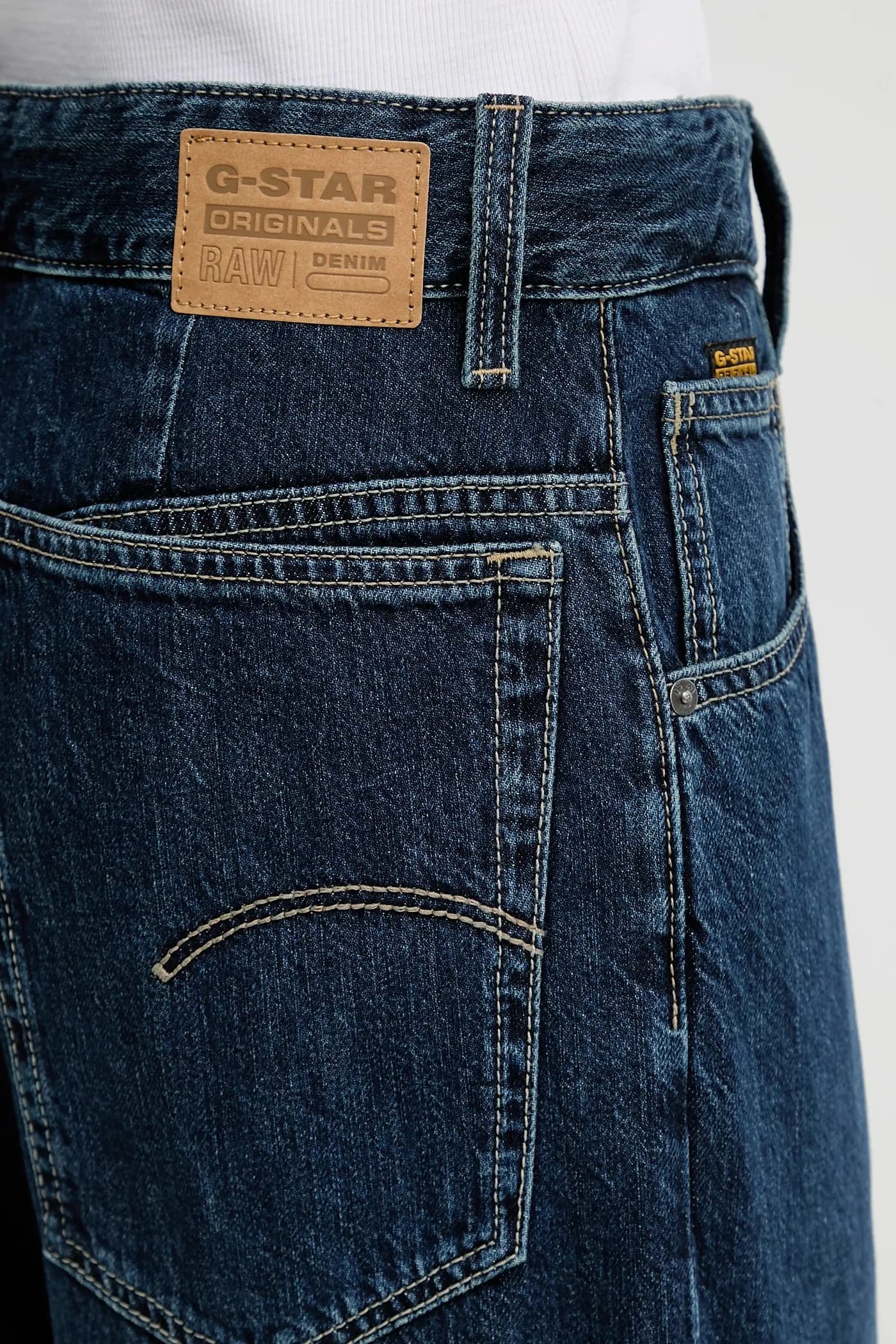 Высокие свободные плиссированные джинсы - фото 4