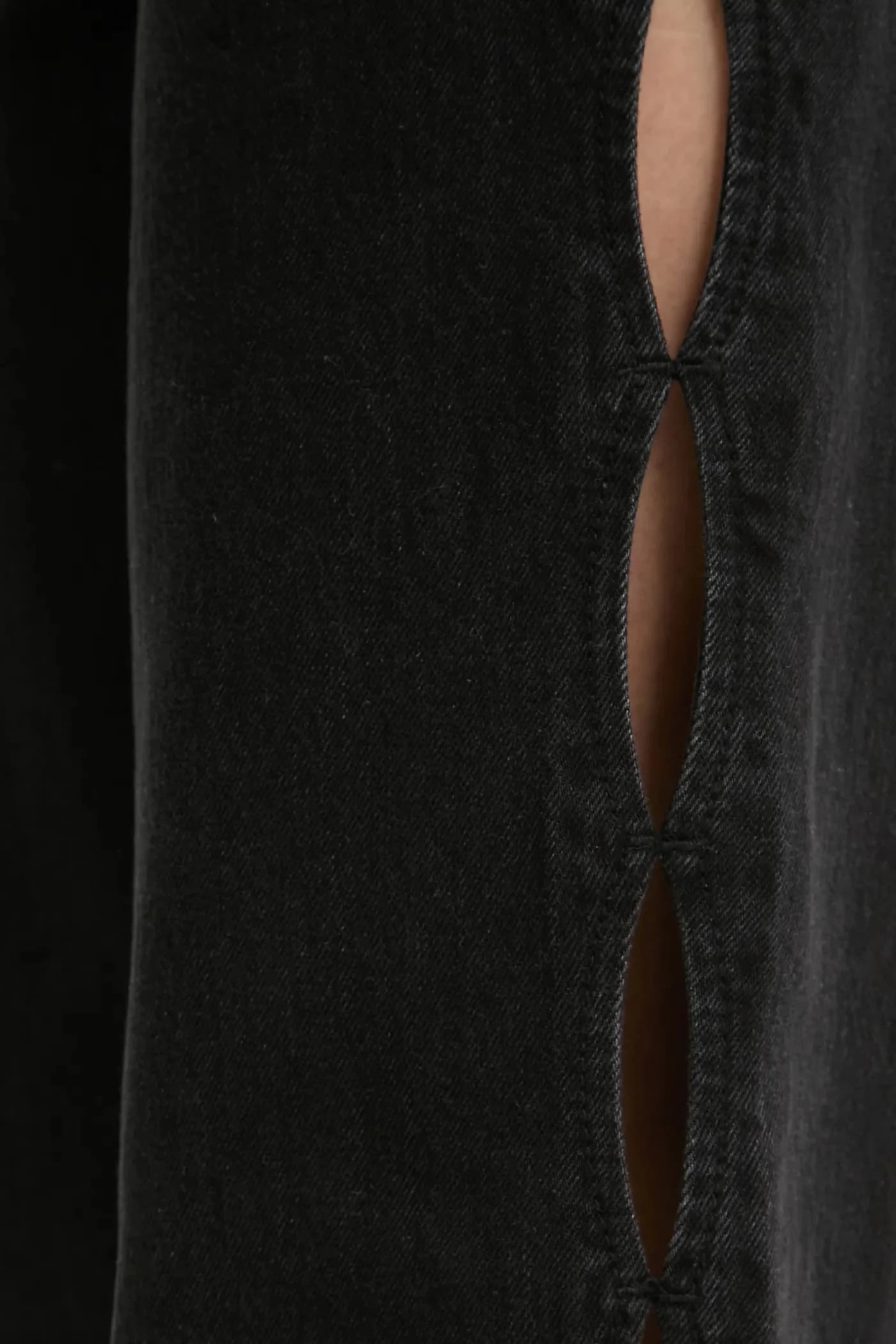 джинсы с широкими боковыми вырезами - фото 5