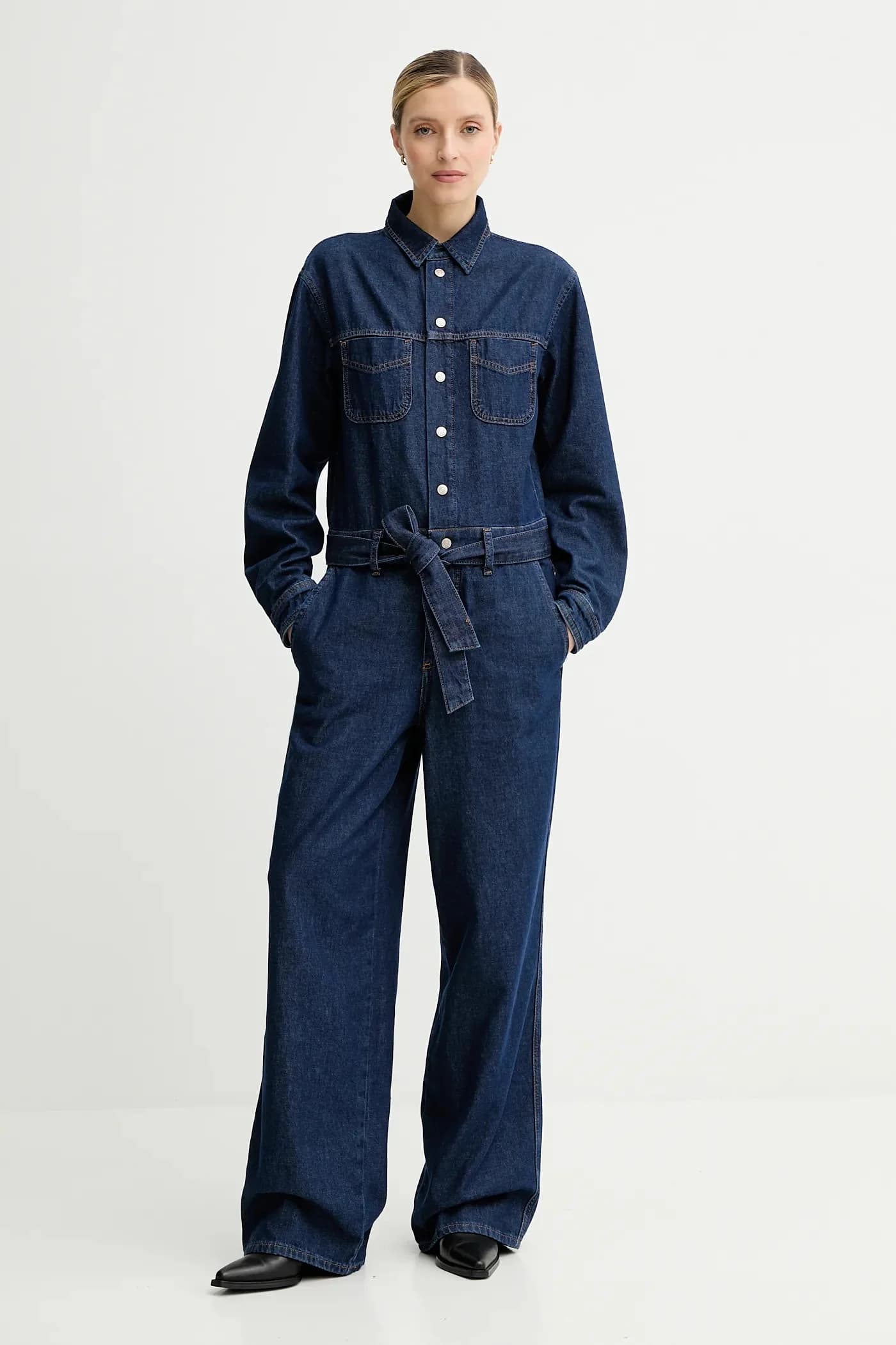 Джинсовый комбинезон