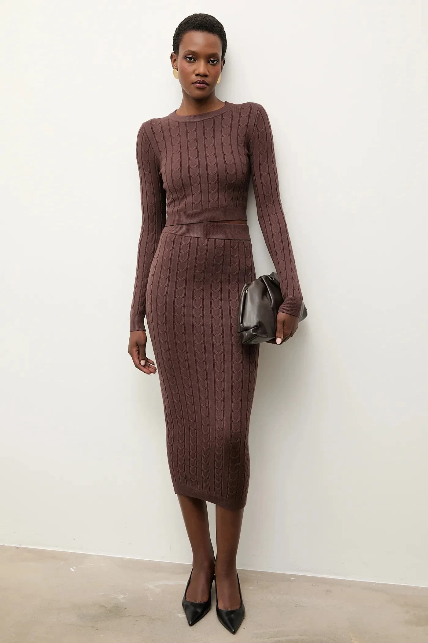 Свитер и юбка