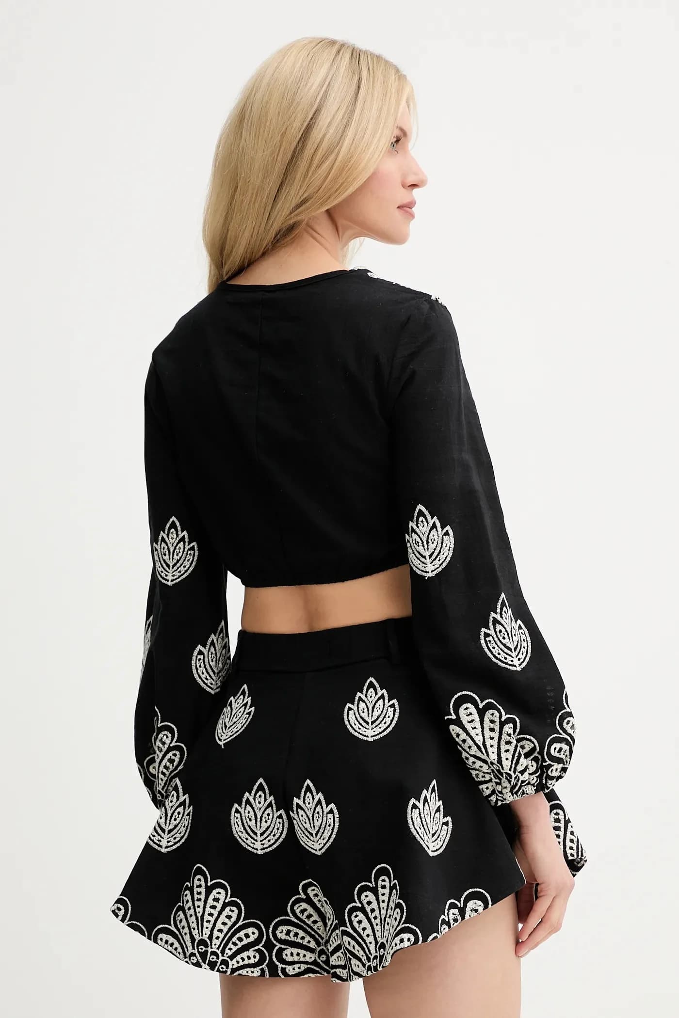 Блузка и шорты - фото 4