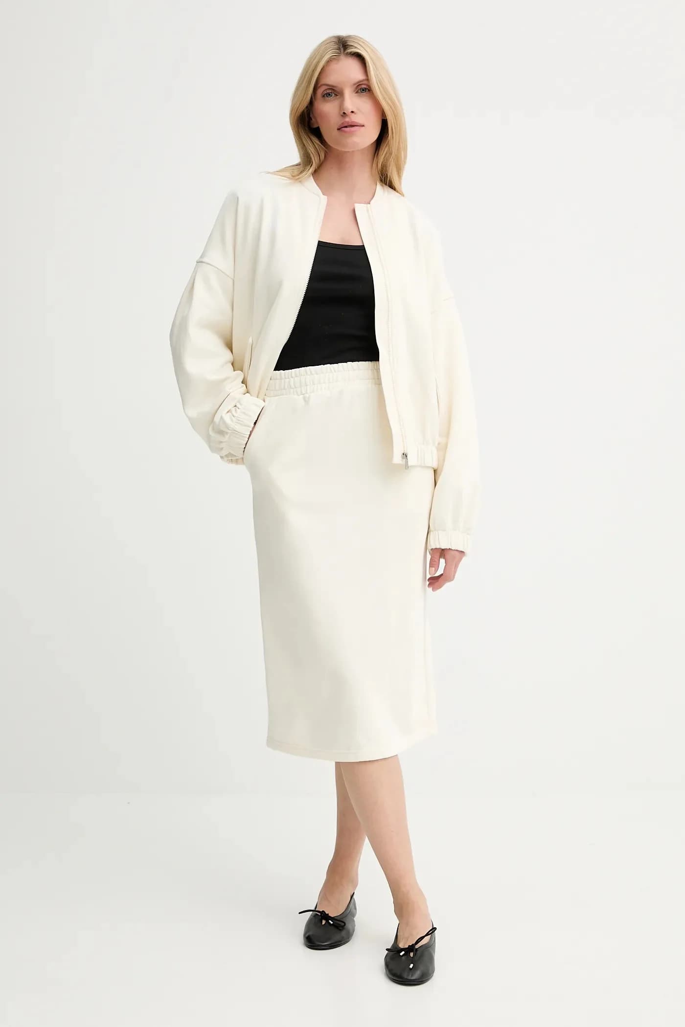 Комплект - блузка и юбка.