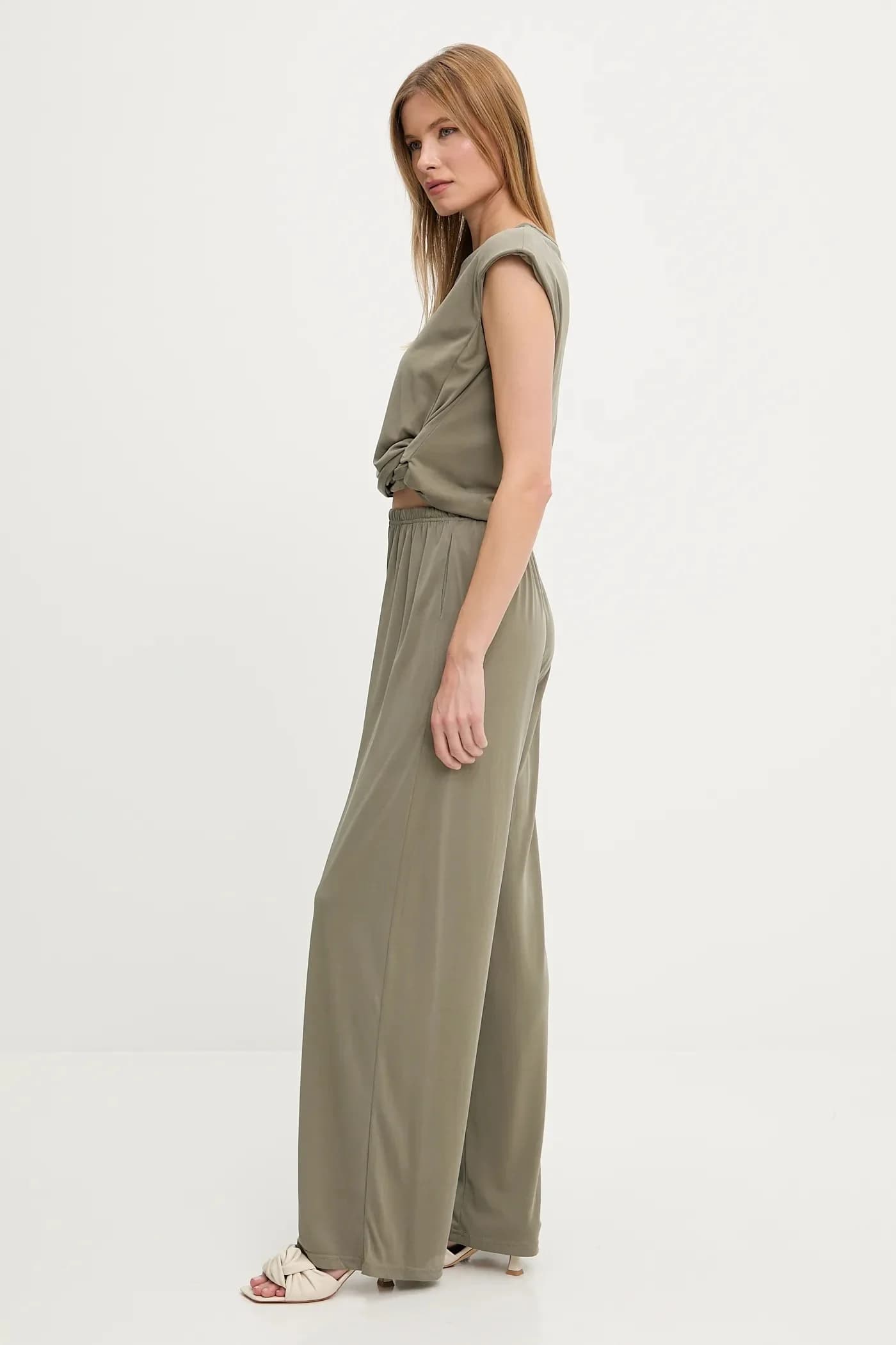 Блузка и брюки - фото 2