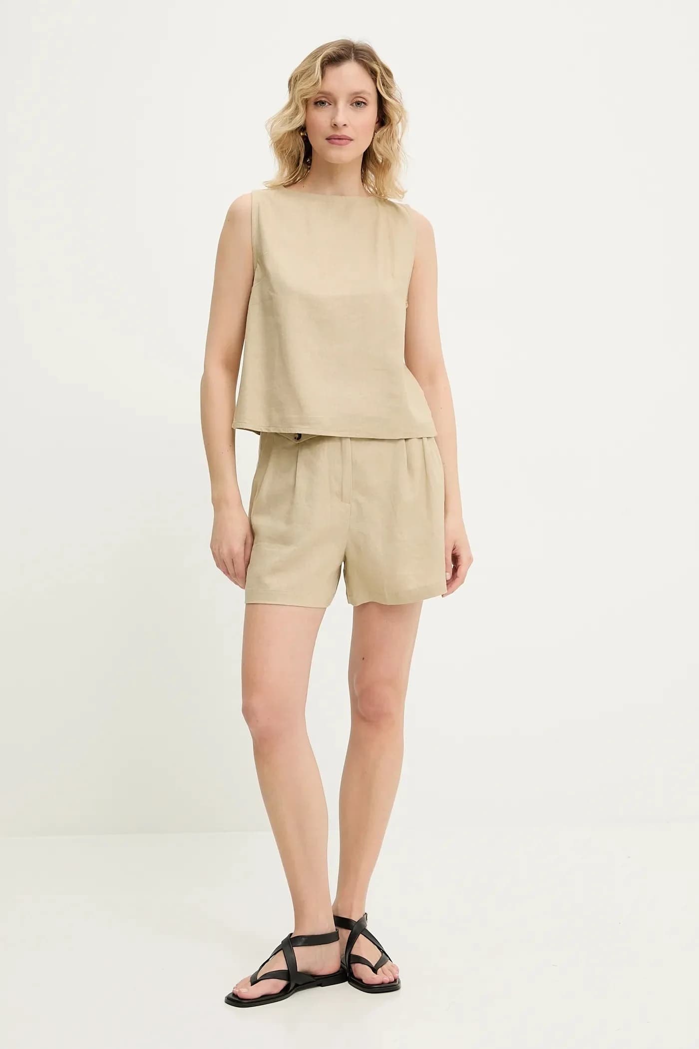 Льняная блузка и шорты - фото 2