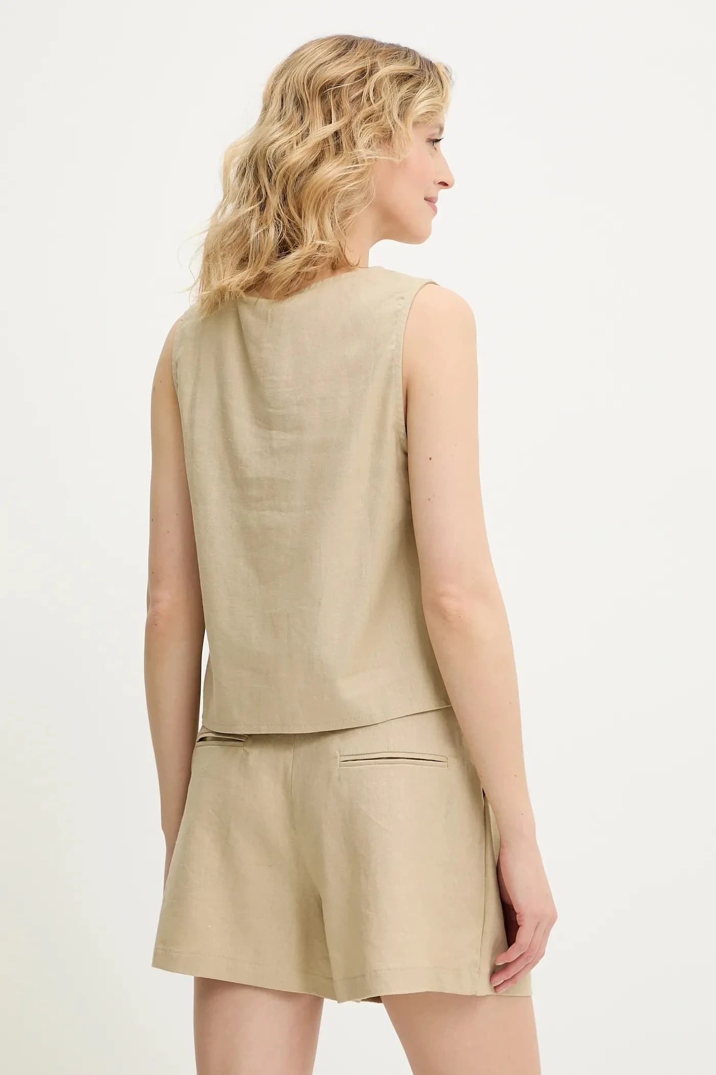 Льняная блузка и шорты - фото 4