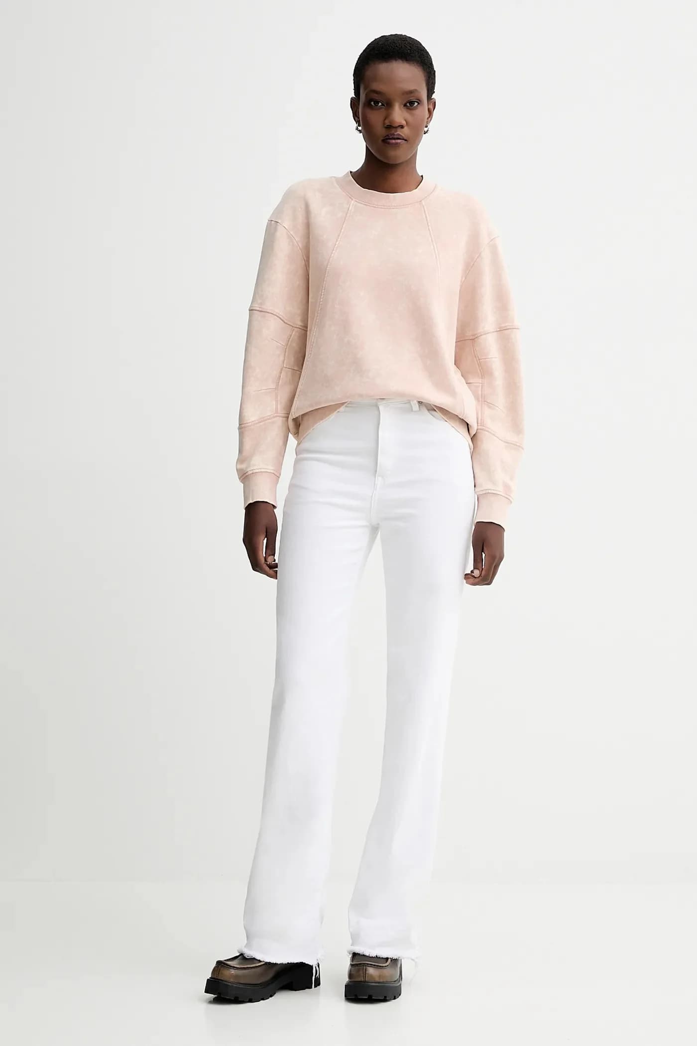 Хлопковая толстовка трапециевидного силуэта с стираными рукавами и 3D-принтом - фото 2