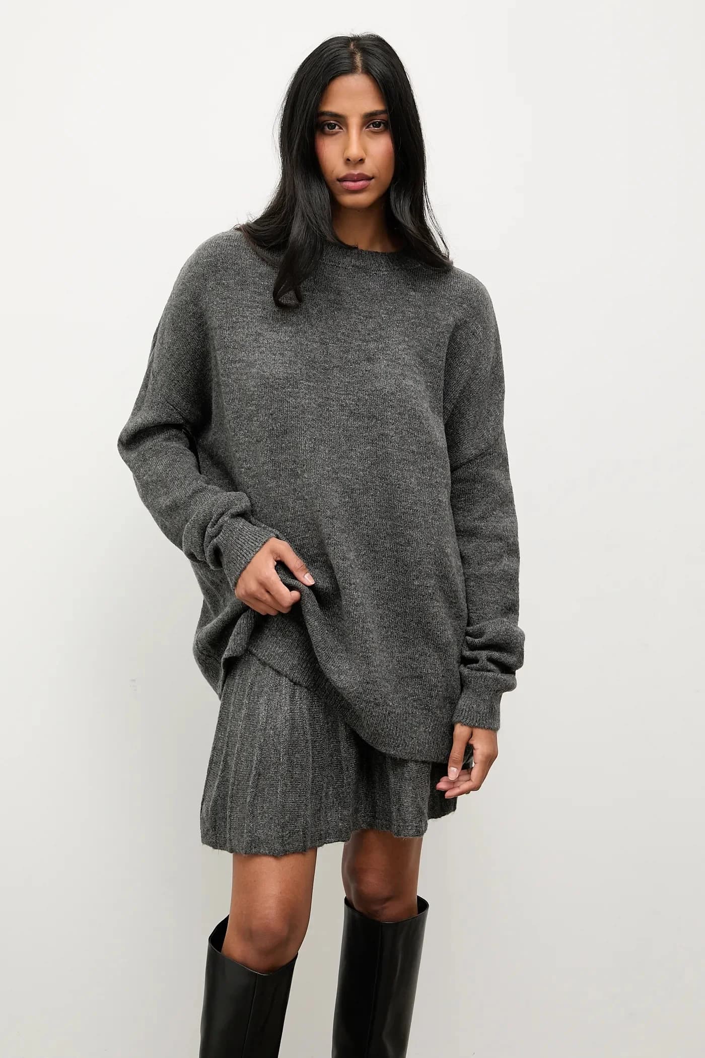 Свитер и юбка - фото 2