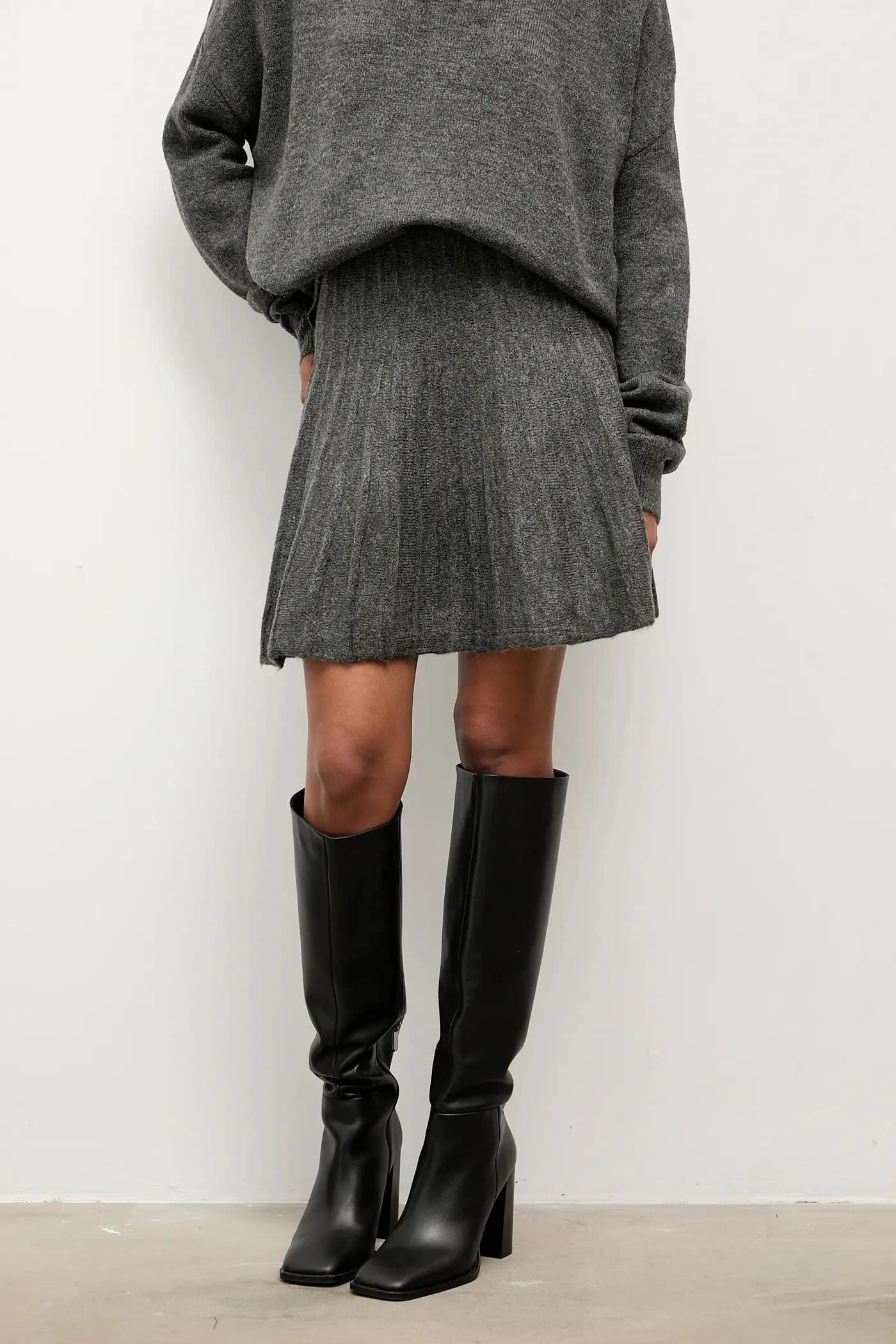 Свитер и юбка - фото 3