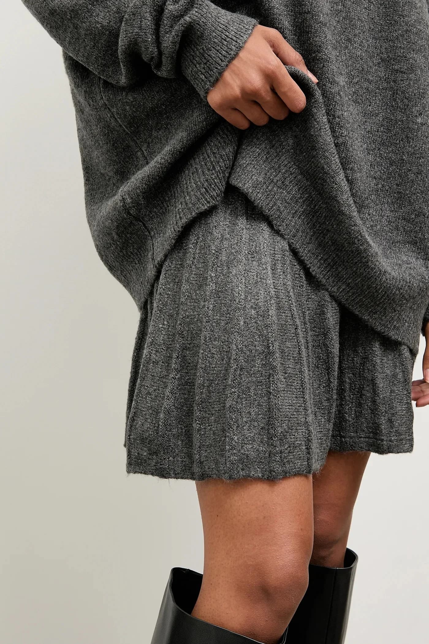 Свитер и юбка - фото 6