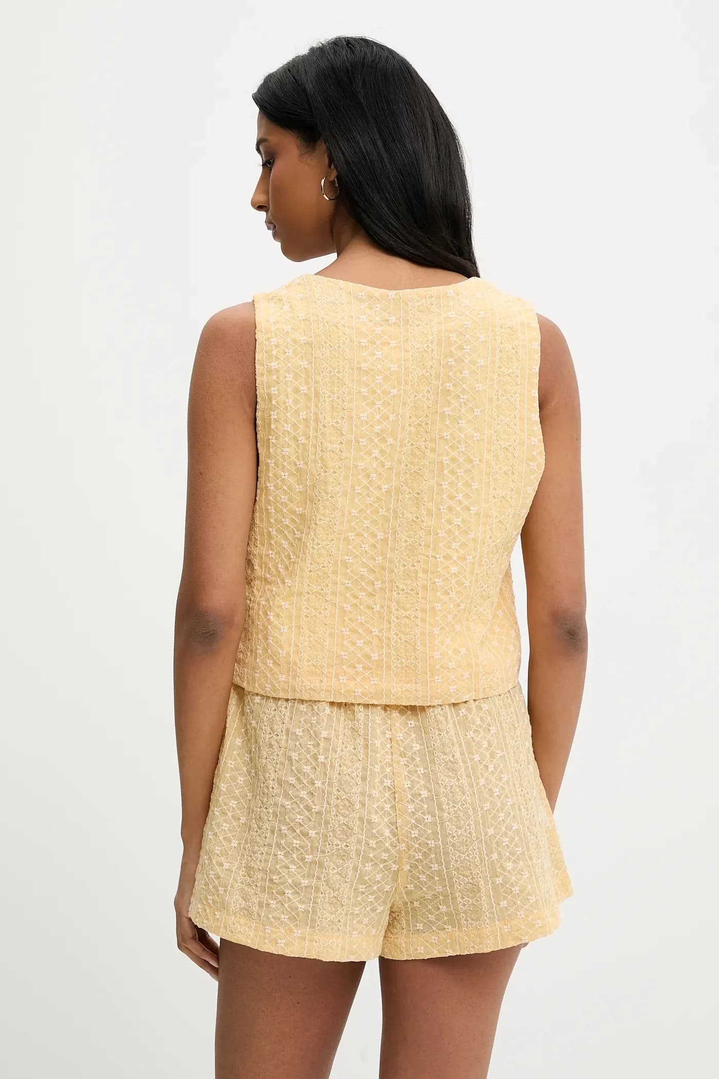 Жилет и шорты - фото 4