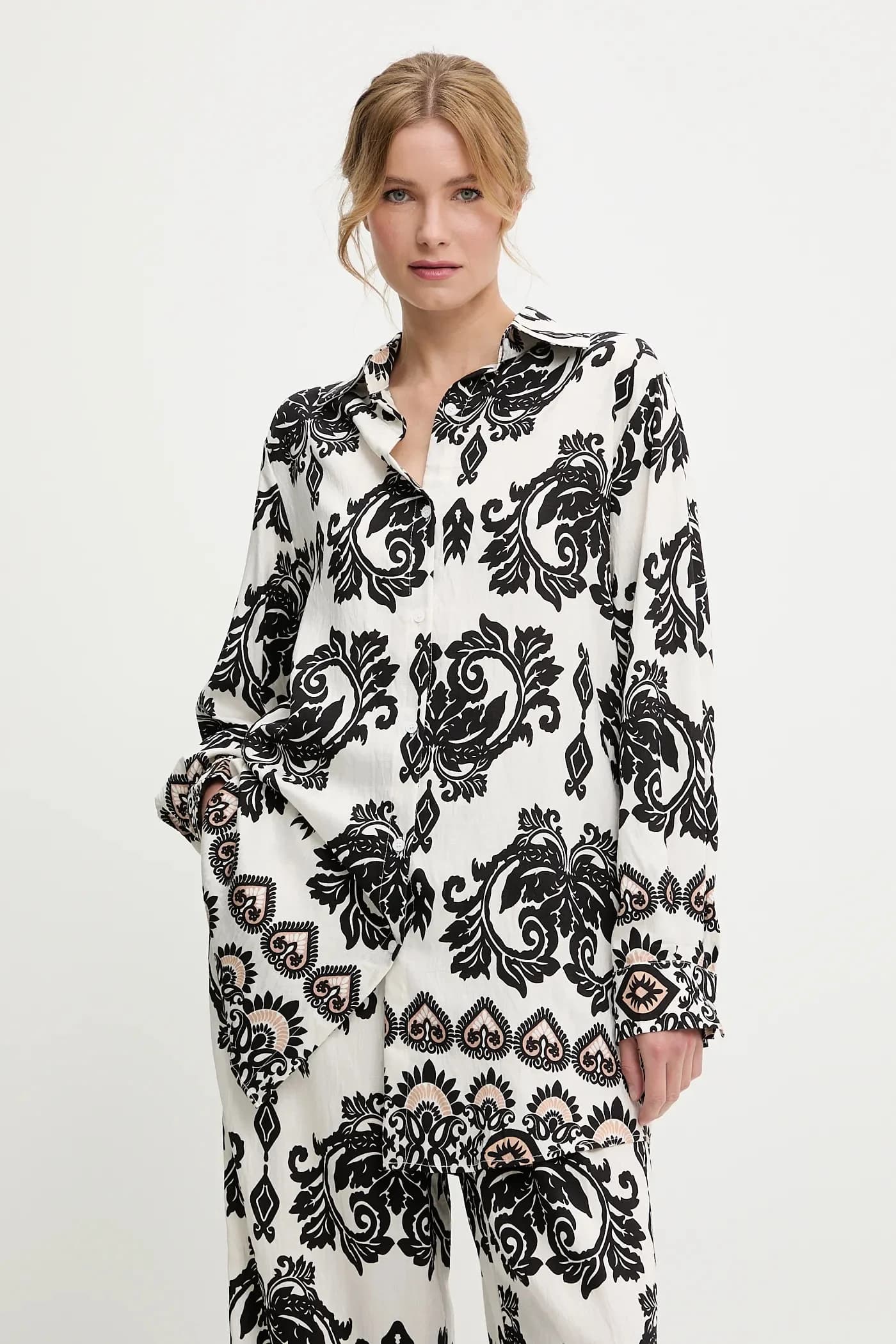 Рубашка и брюки - фото 2