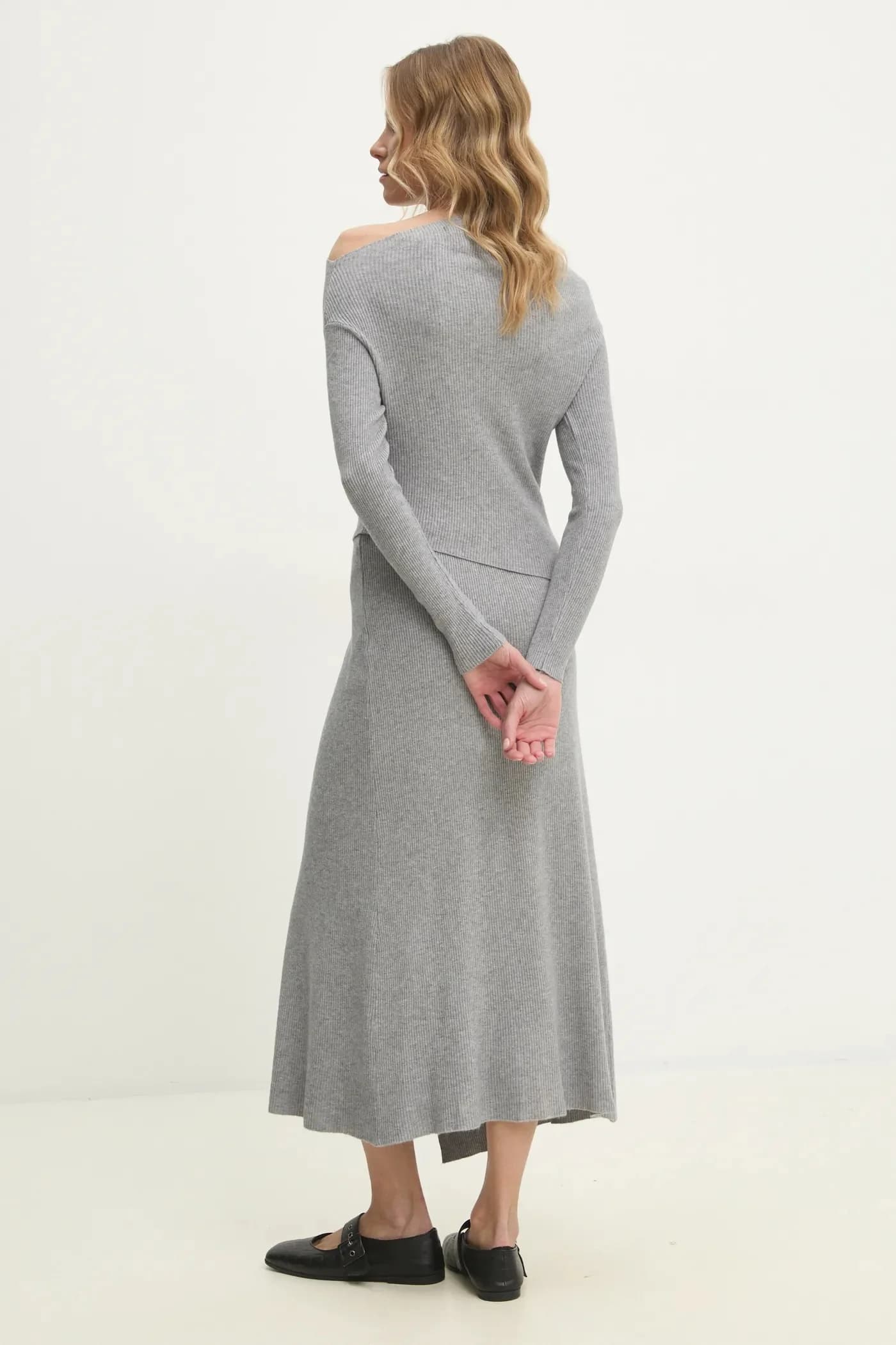 Свитер и юбка - фото 2