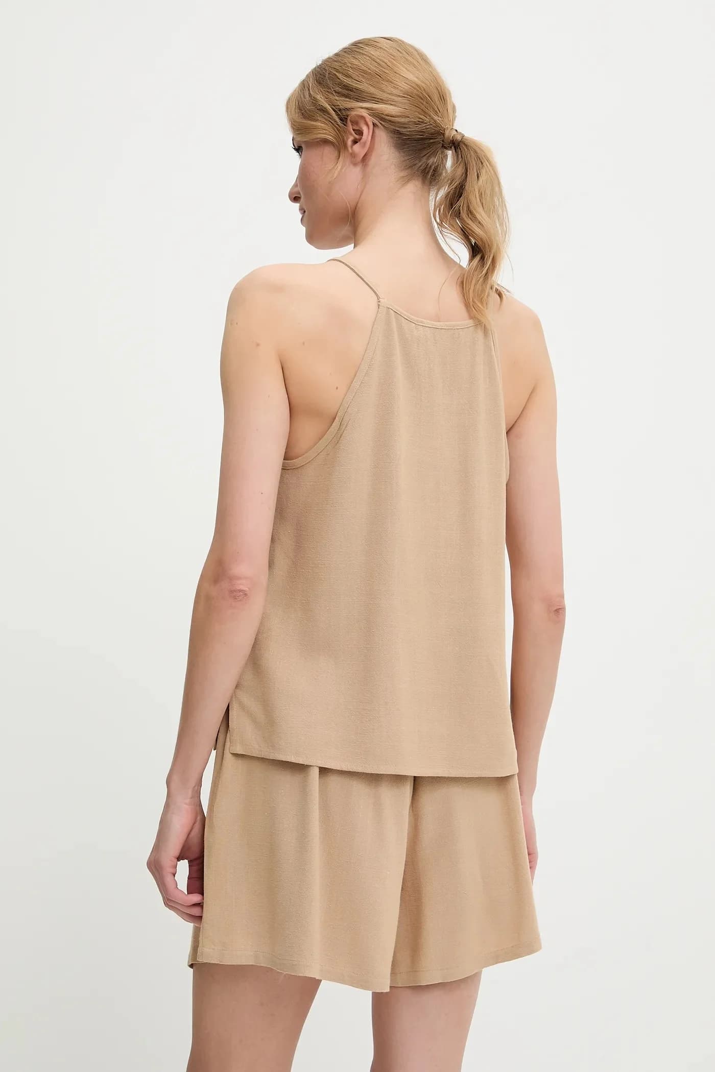 Льняная блузка и шорты - фото 4