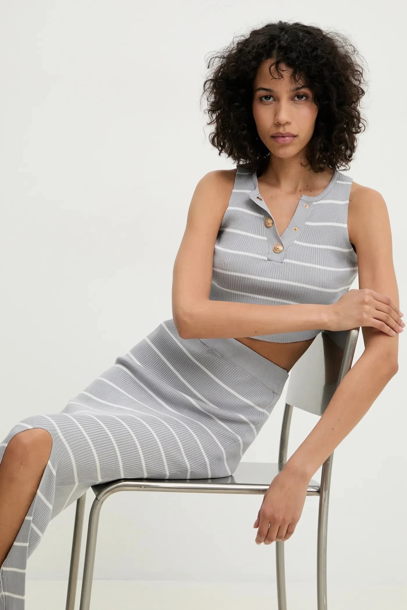 Свитер и юбка