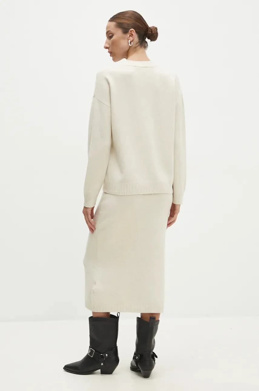 Свитер и юбка - фото 2