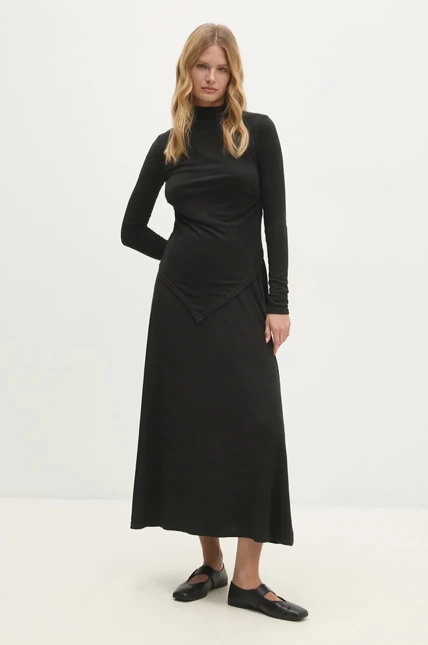 Комплект из свитера и юбки