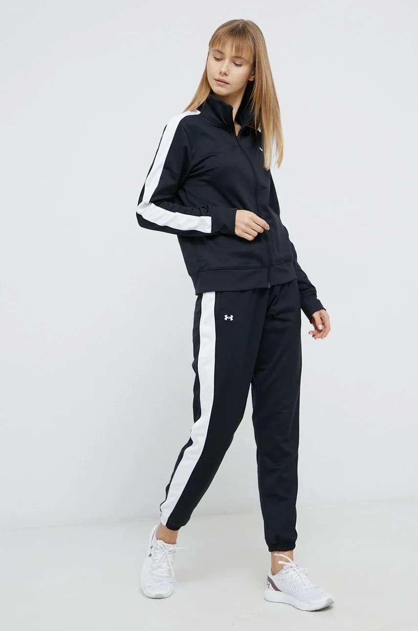 Спортивный костюм из трикотажа