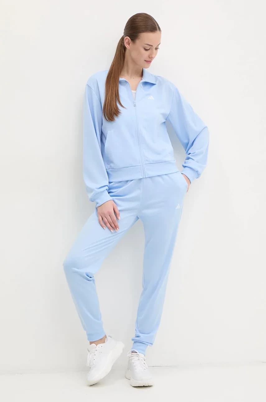 Уютный спортивный костюм