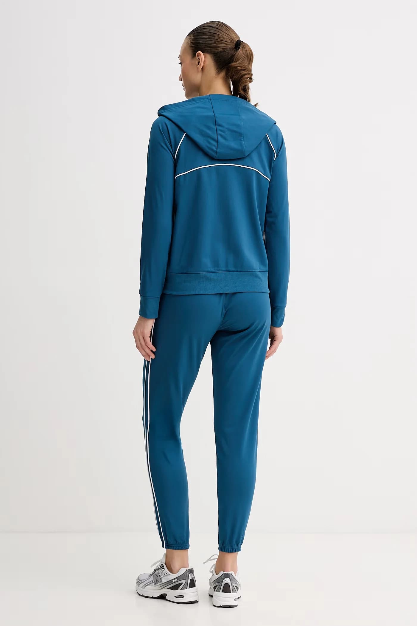 Спортивный костюм соперника - фото 3