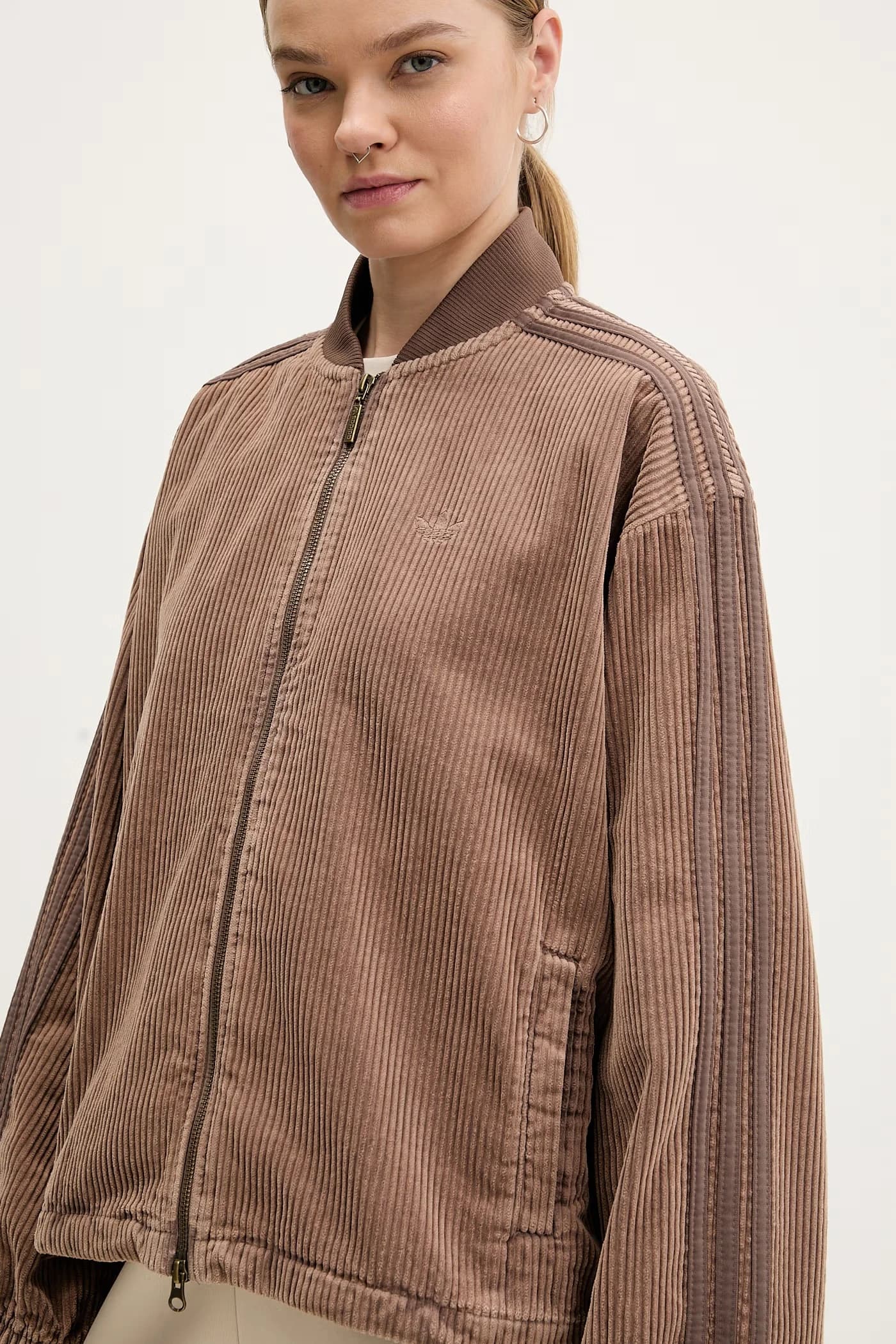 Вельветовая куртка - фото 3