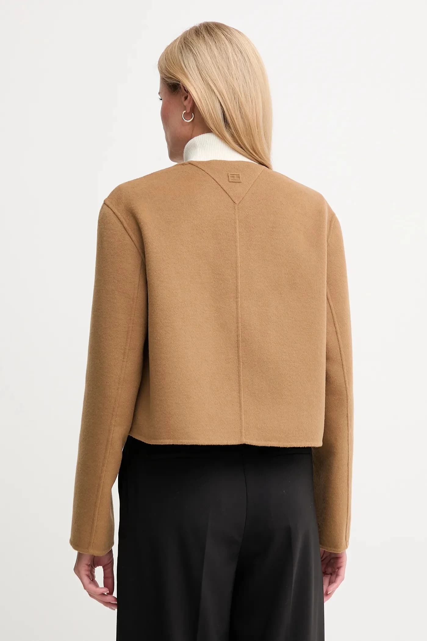 Шерстяная куртка - фото 3