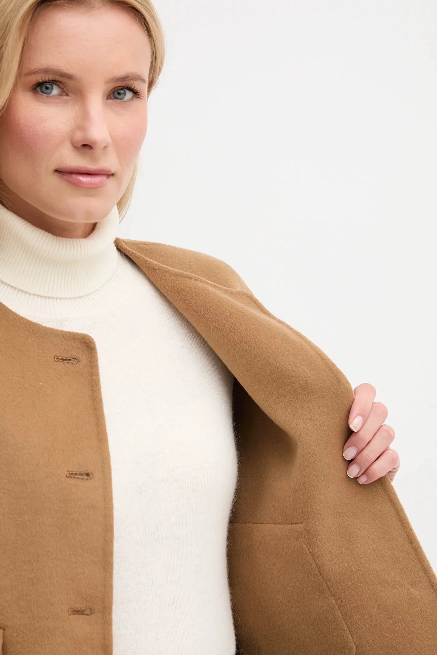 Шерстяная куртка - фото 7