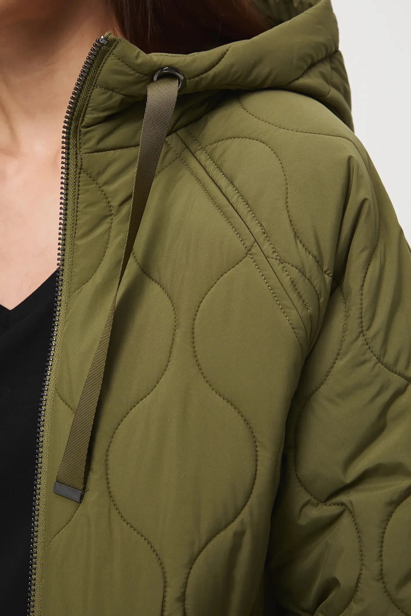 Женская стеганая куртка - фото 7