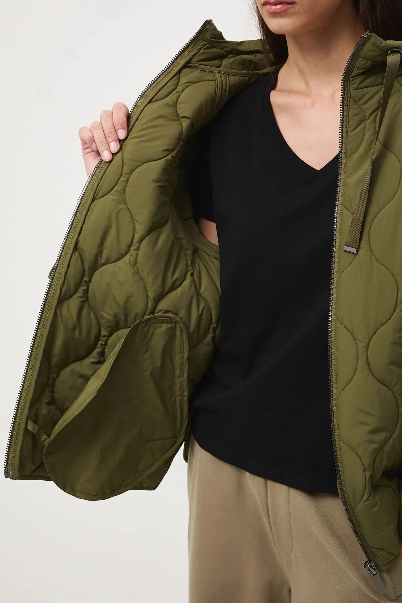 Женская стеганая куртка - фото 8