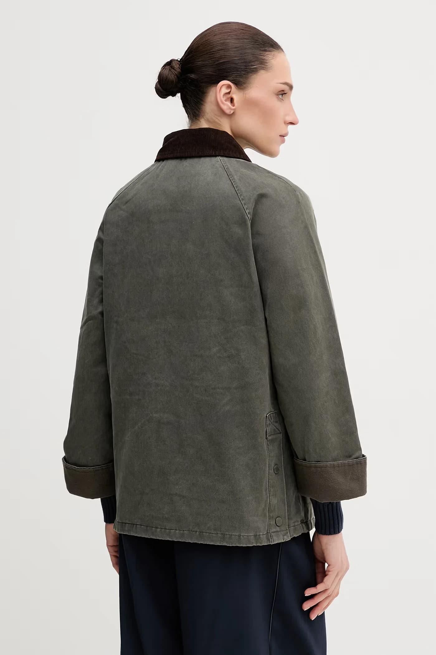 КОРОТКАЯ КУРТКА ВОСКОВОГО СТИЛЯ - фото 3